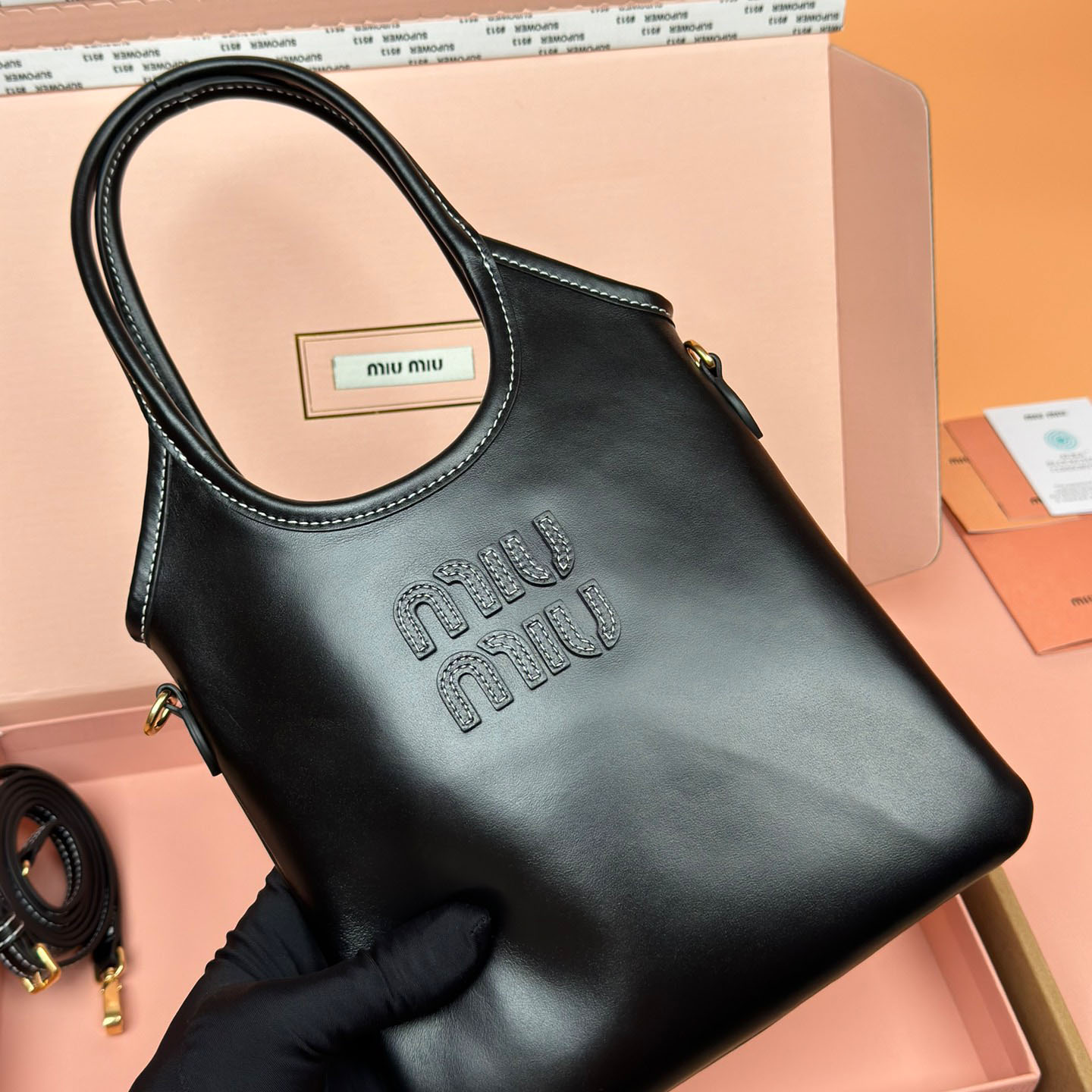 Miu Miu Ivy Leather Handbag - DesignerGu