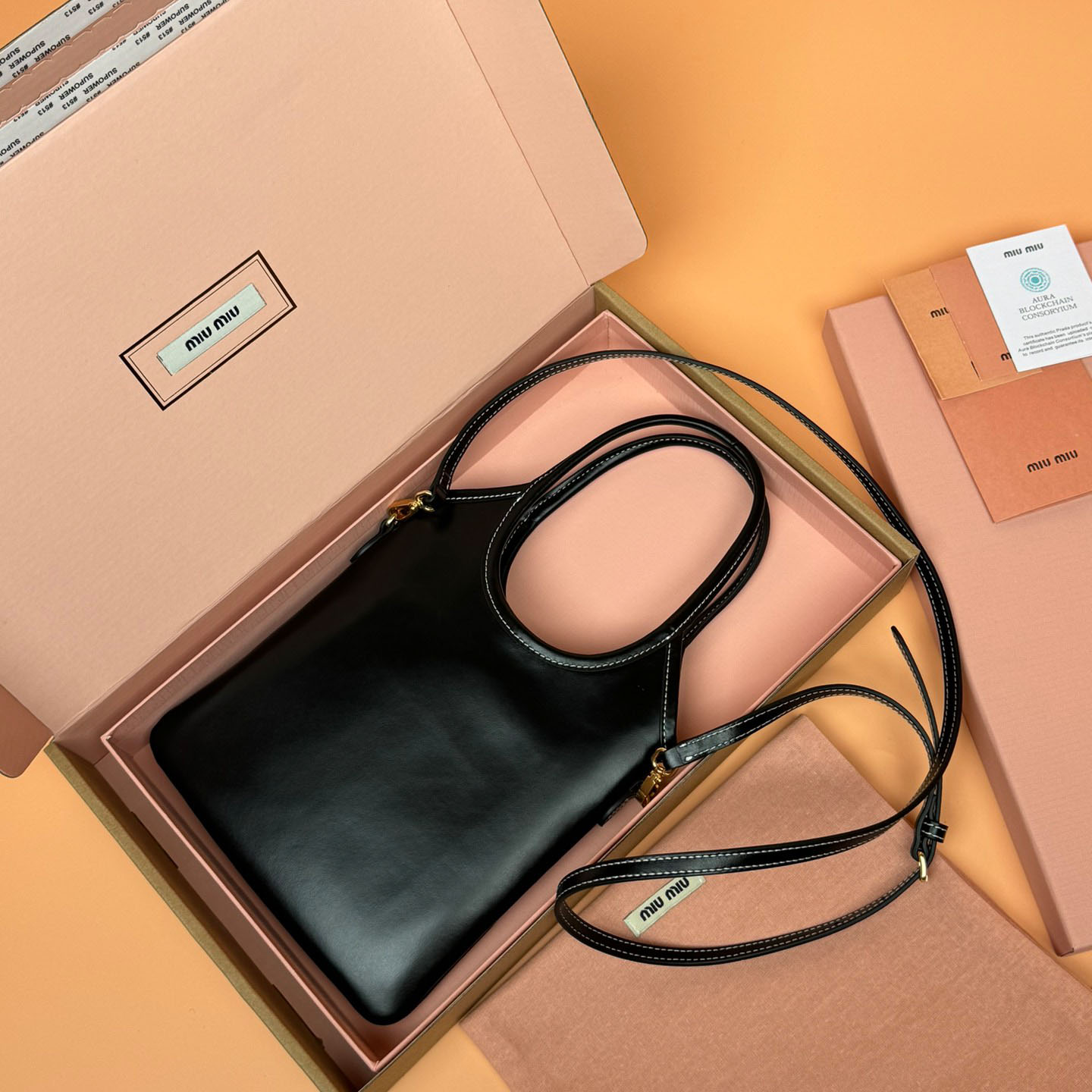 Miu Miu Ivy Leather Handbag - DesignerGu