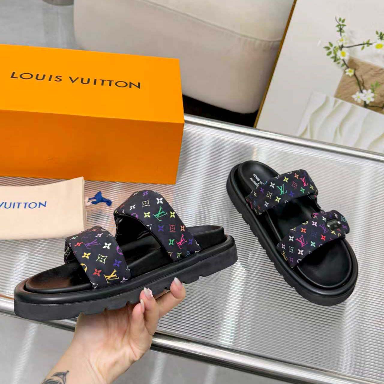 Louis Vuitton LV x TM Pool Pillow Comfort Mule   1AJLGU - DesignerGu