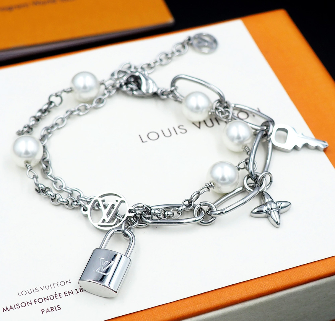 Louis Vuitton LV Mix Chains Bracelet   M1380A - DesignerGu