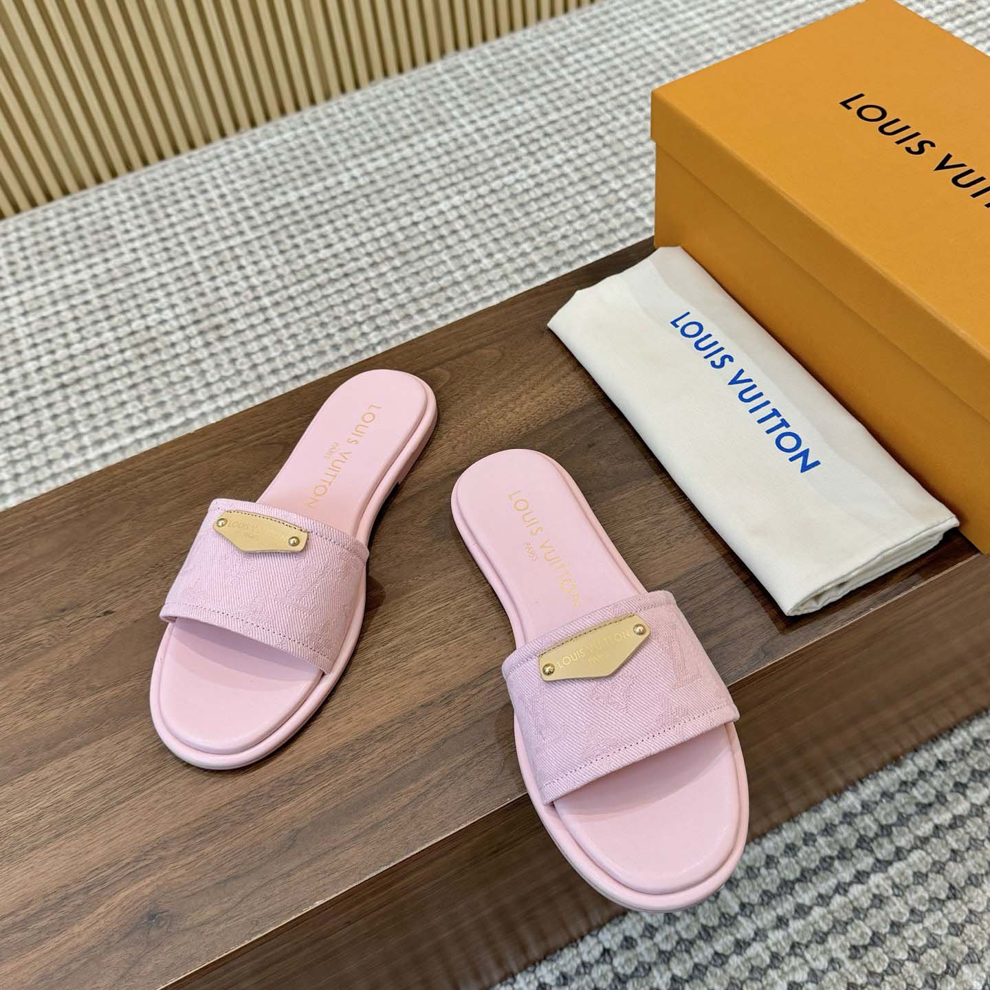Louis Vuitton Lily Flat Mule   1AGX44 - DesignerGu