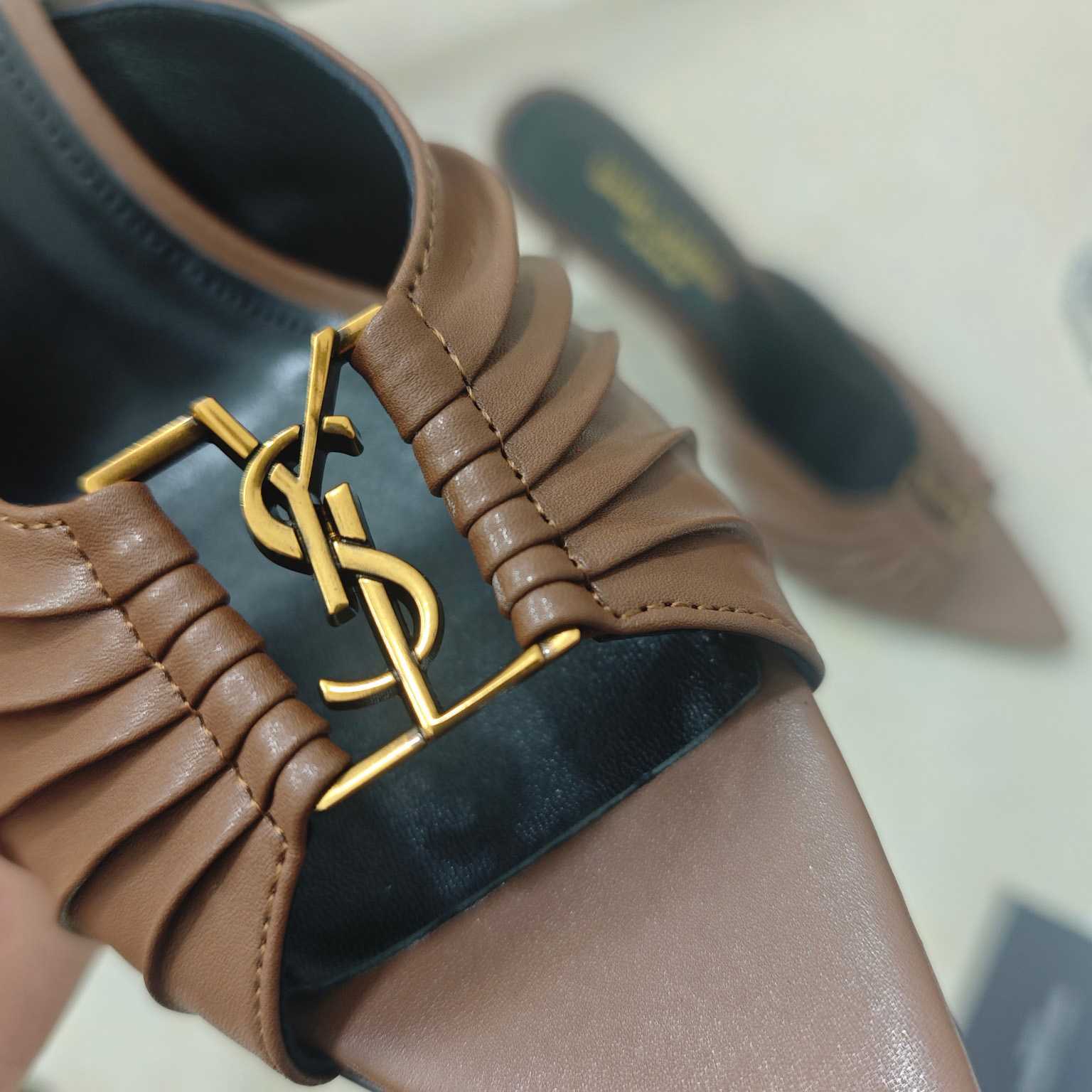 Saint Laurent BABYLONE Mules In Smooth Leather - DesignerGu