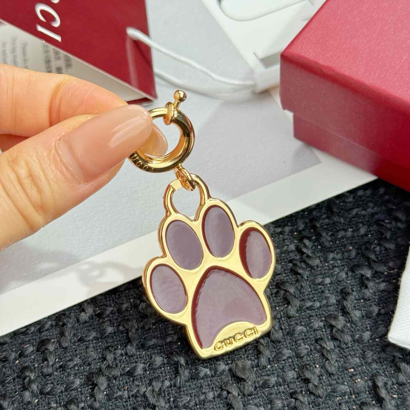 Gucci Paw-shaped Charm - DesignerGu