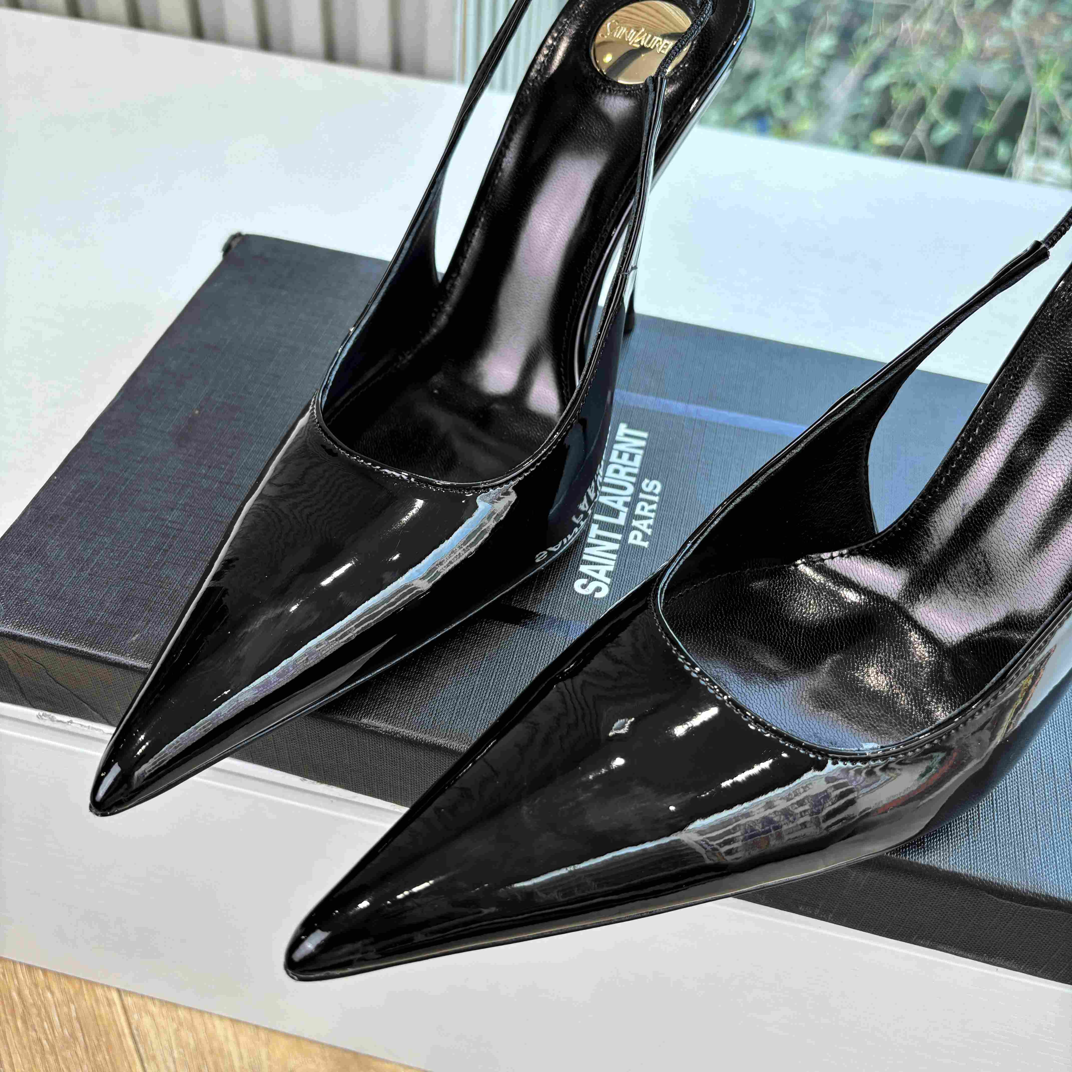 Saint Laurent GUERMANTES Slingback Pumps In Patent Leather - DesignerGu