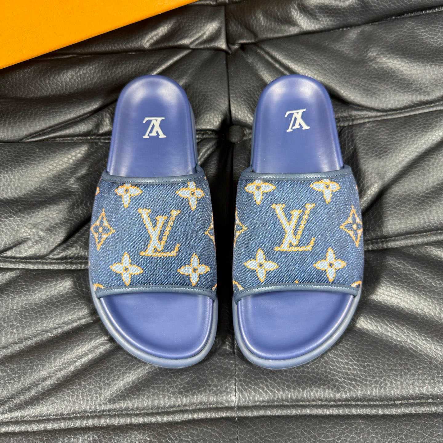 Louis Vuitton Miami Mule 1AIZRE - DesignerGu
