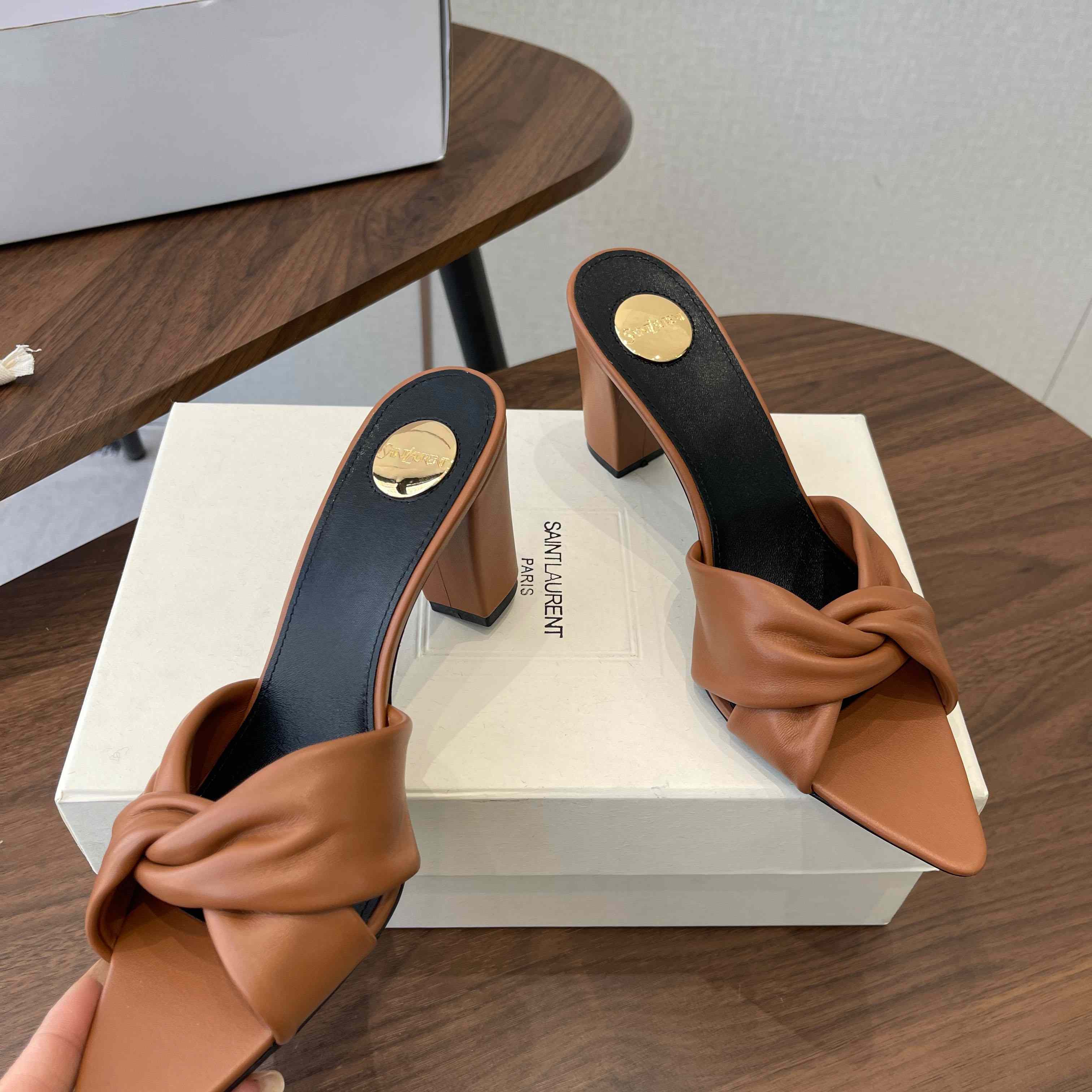 Saint Laurent FRANCIANE Mules In Smooth Leather - DesignerGu