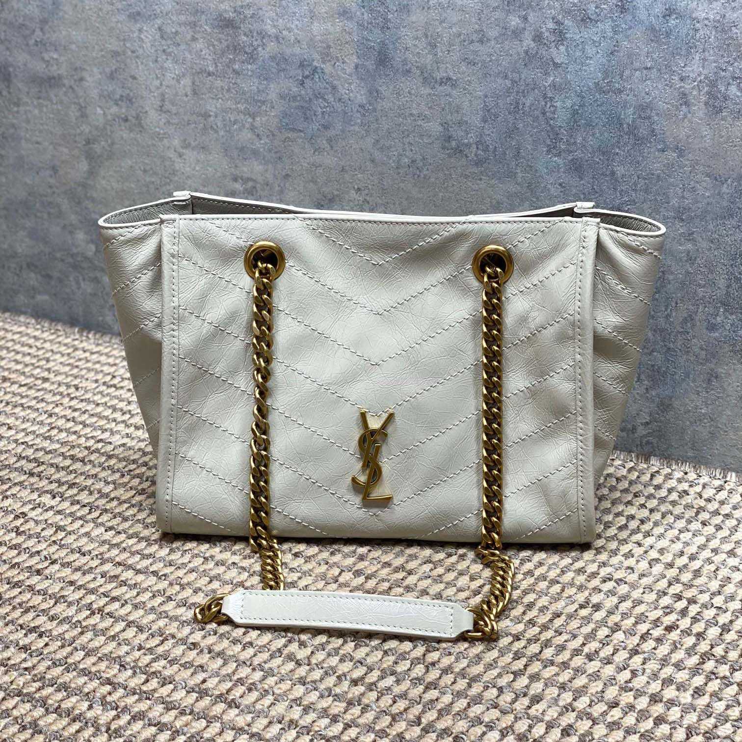 Saint Laurent Nini Small Shopping In Vintage Leather  - DesignerGu