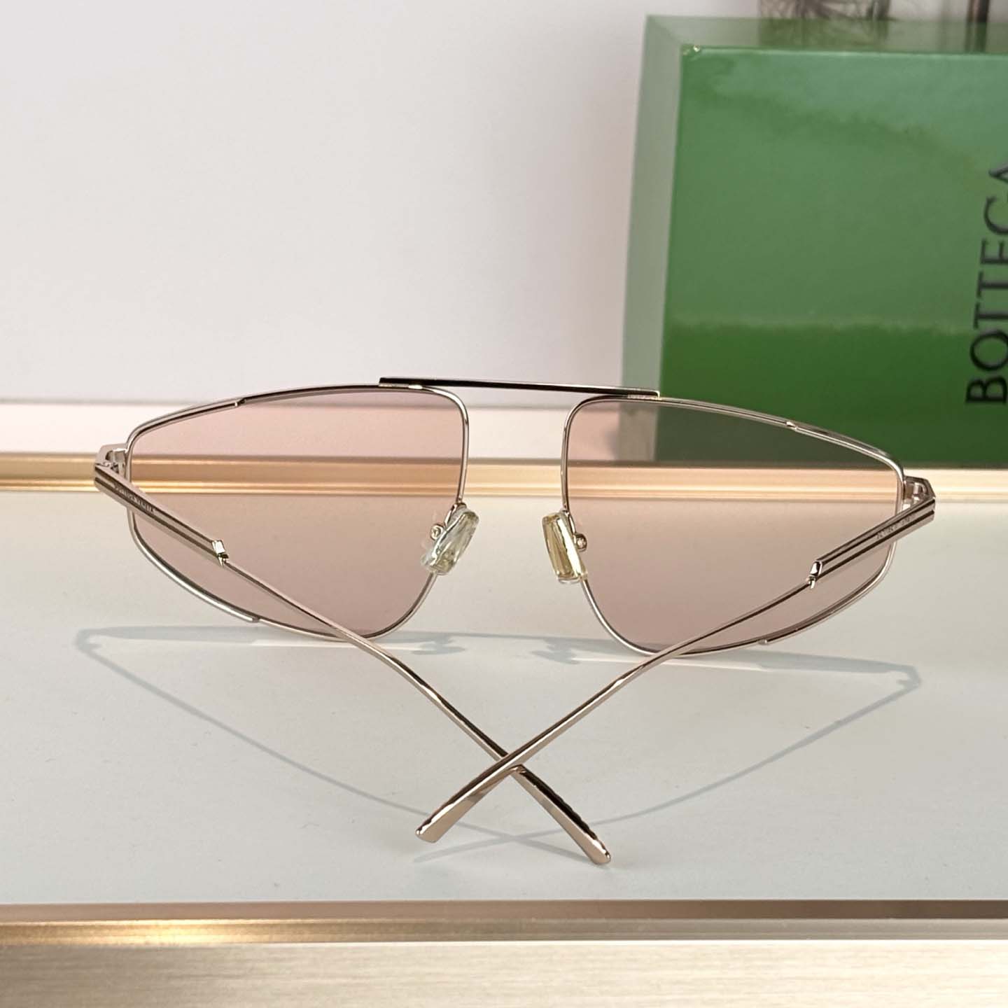 Bottega Veneta Classic Aviator Sunglasses   BV1466S - DesignerGu