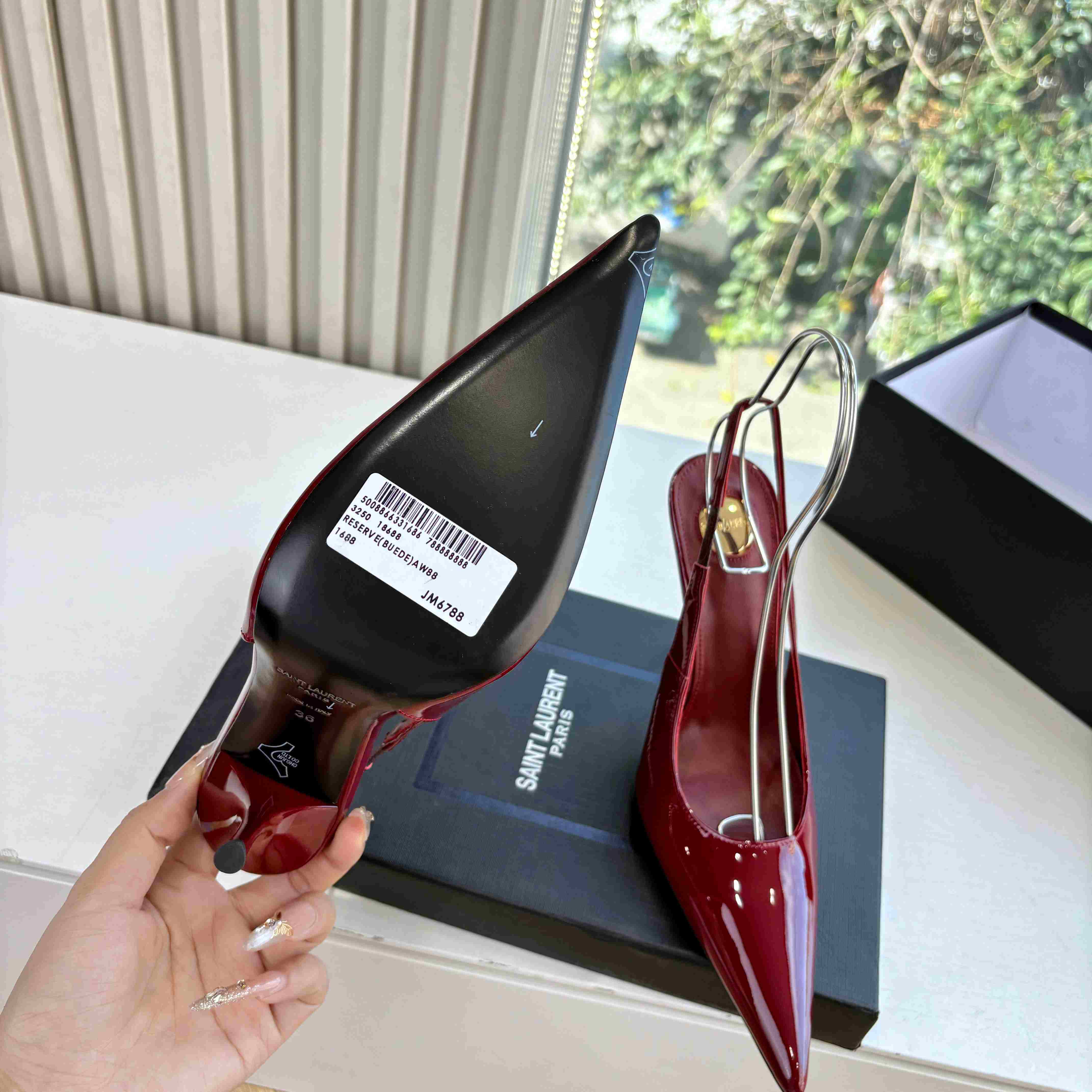 Saint Laurent GUERMANTES Slingback Pumps In Patent Leather - DesignerGu