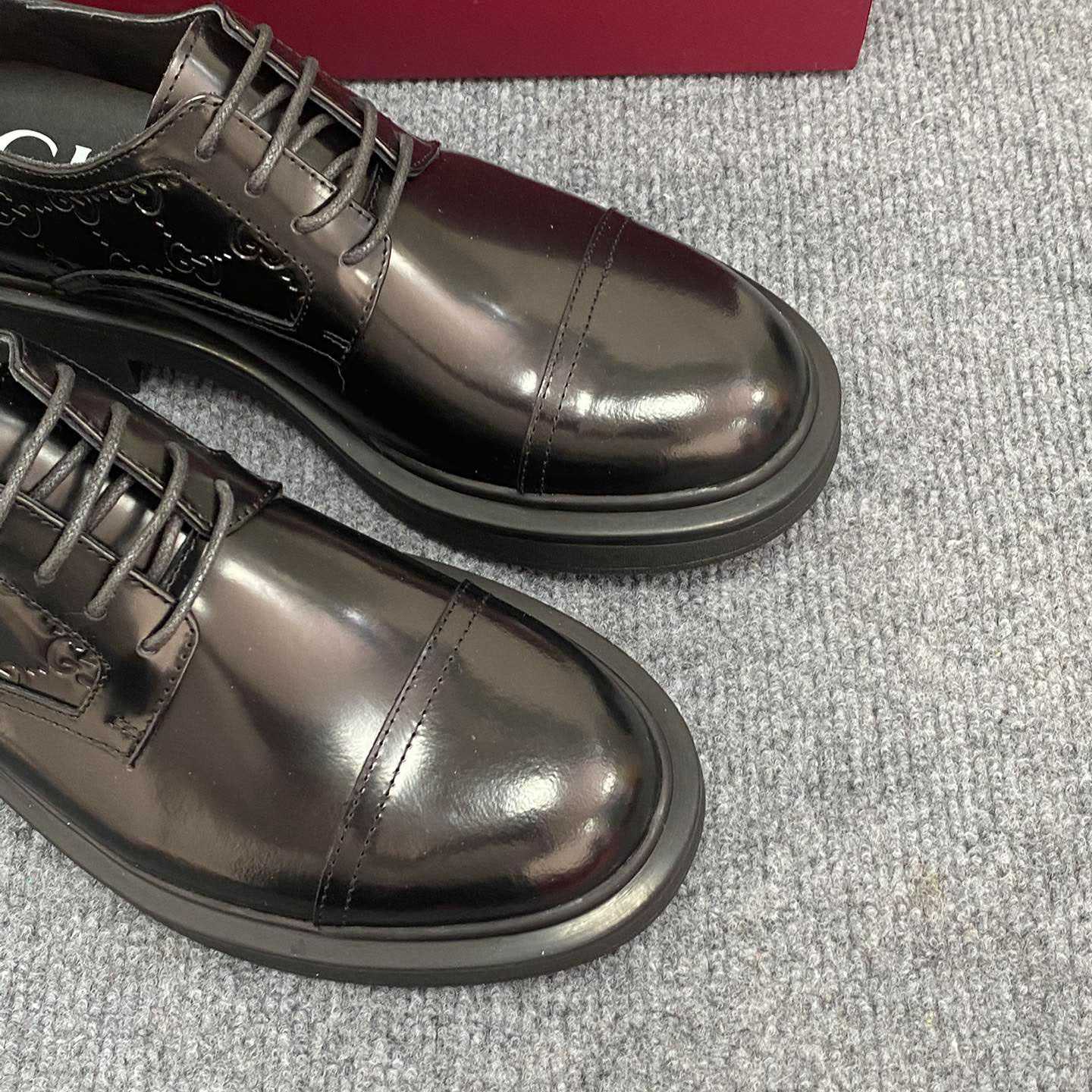 Gucci Men's Lace-up Shoe With GG Detail - DesignerGu