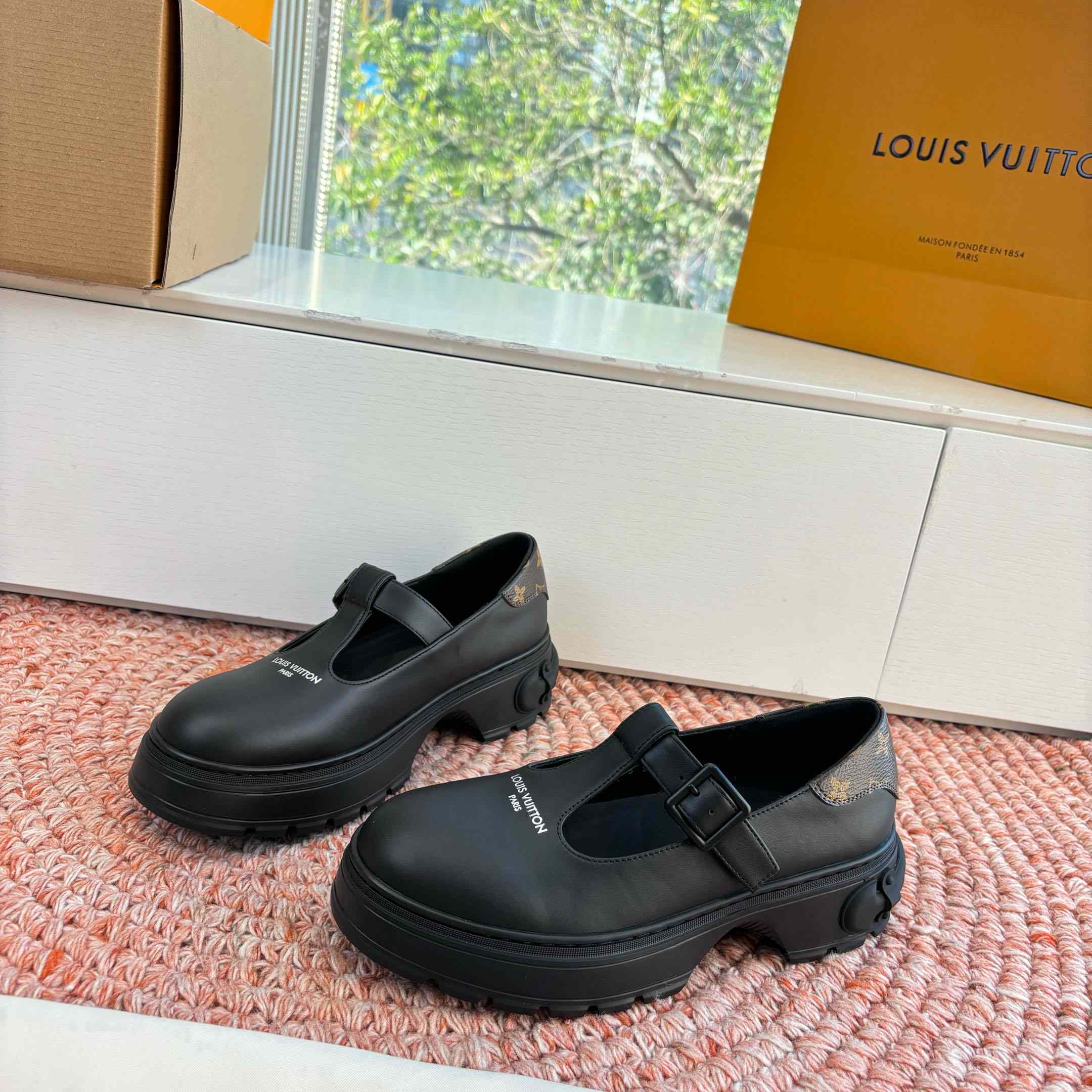 Louis Vuitton LV Squad Mary Jane - DesignerGu