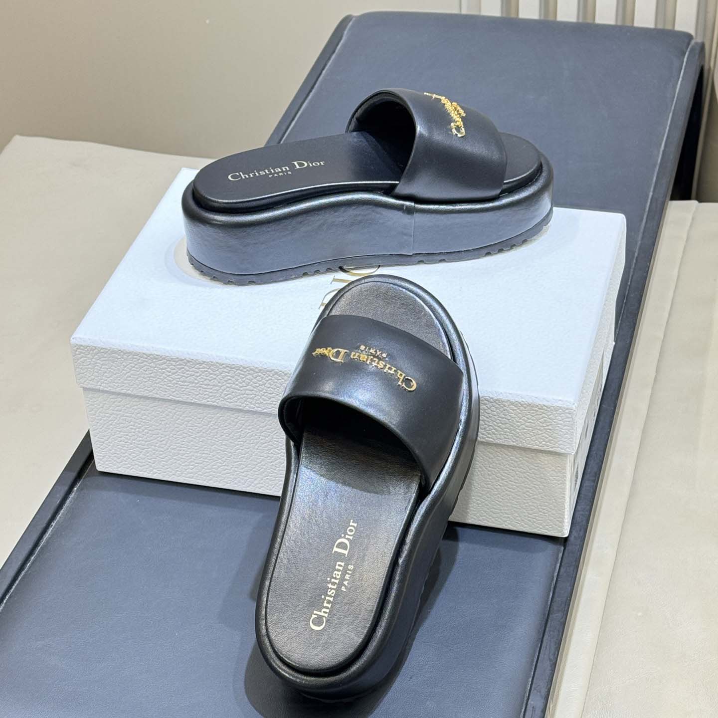 Dior D-Lane Platform Slide - DesignerGu