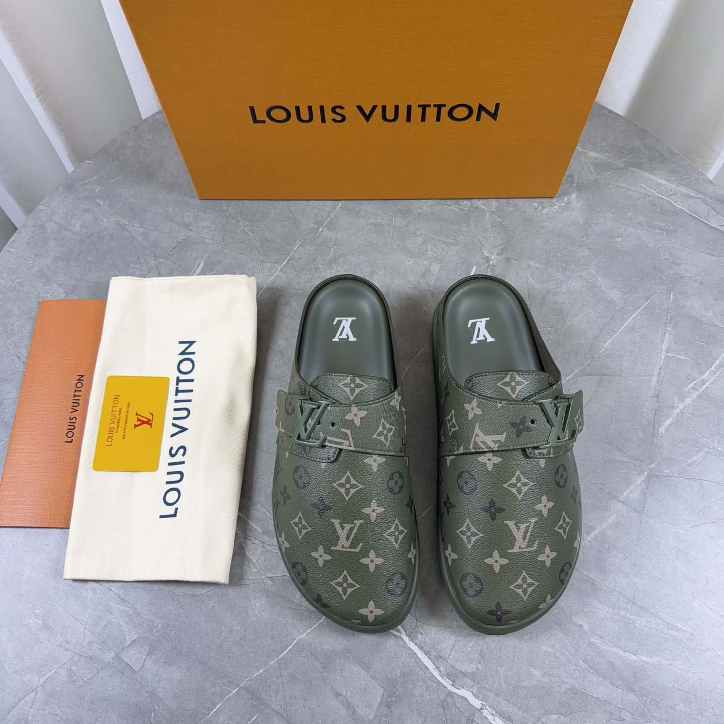 Louis Vuitton LV Easy Mule  1AIXC1 - DesignerGu