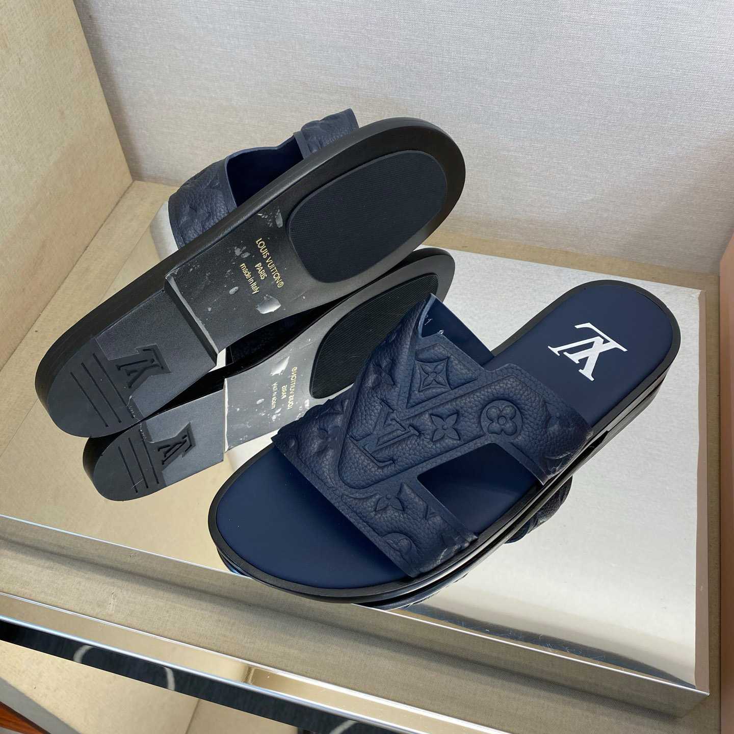 Louis Vuitton LV Oasis Mule    - DesignerGu