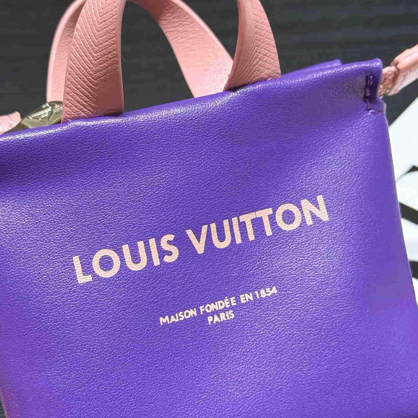 Louis Vuitton LV Mini Shopper Bag Charm M03121 - DesignerGu
