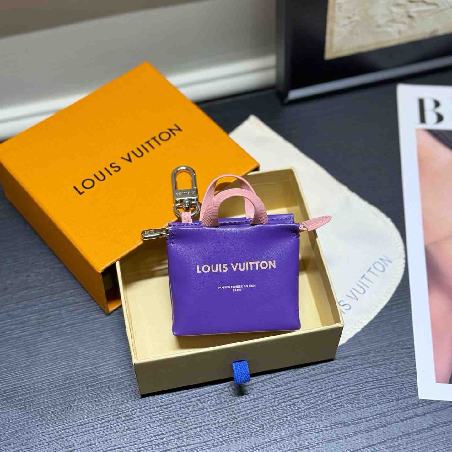 Louis Vuitton LV Mini Shopper Bag Charm M03121 - DesignerGu