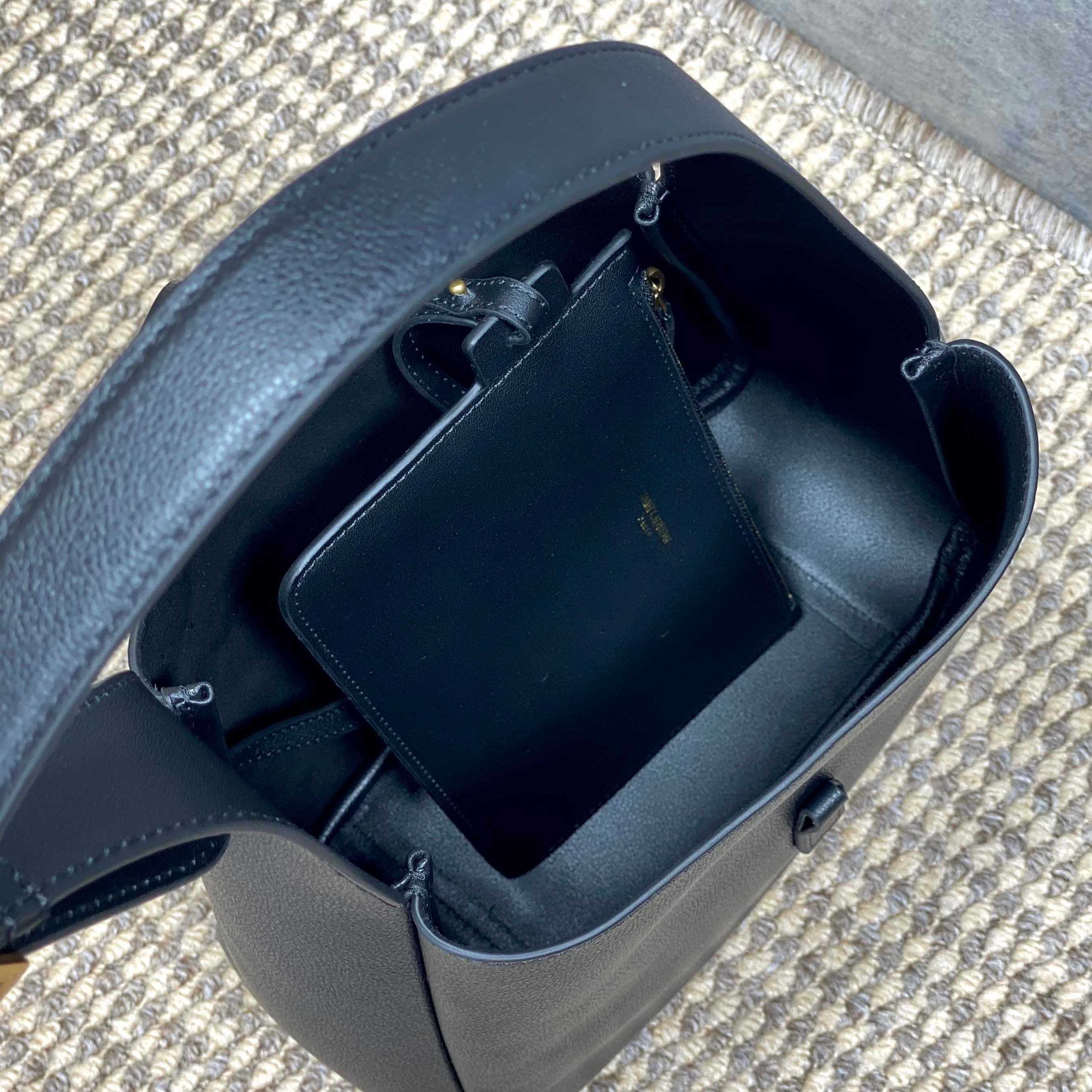 Saint Laurent LE 5 À 7 Supple Small In Grained Leather - DesignerGu