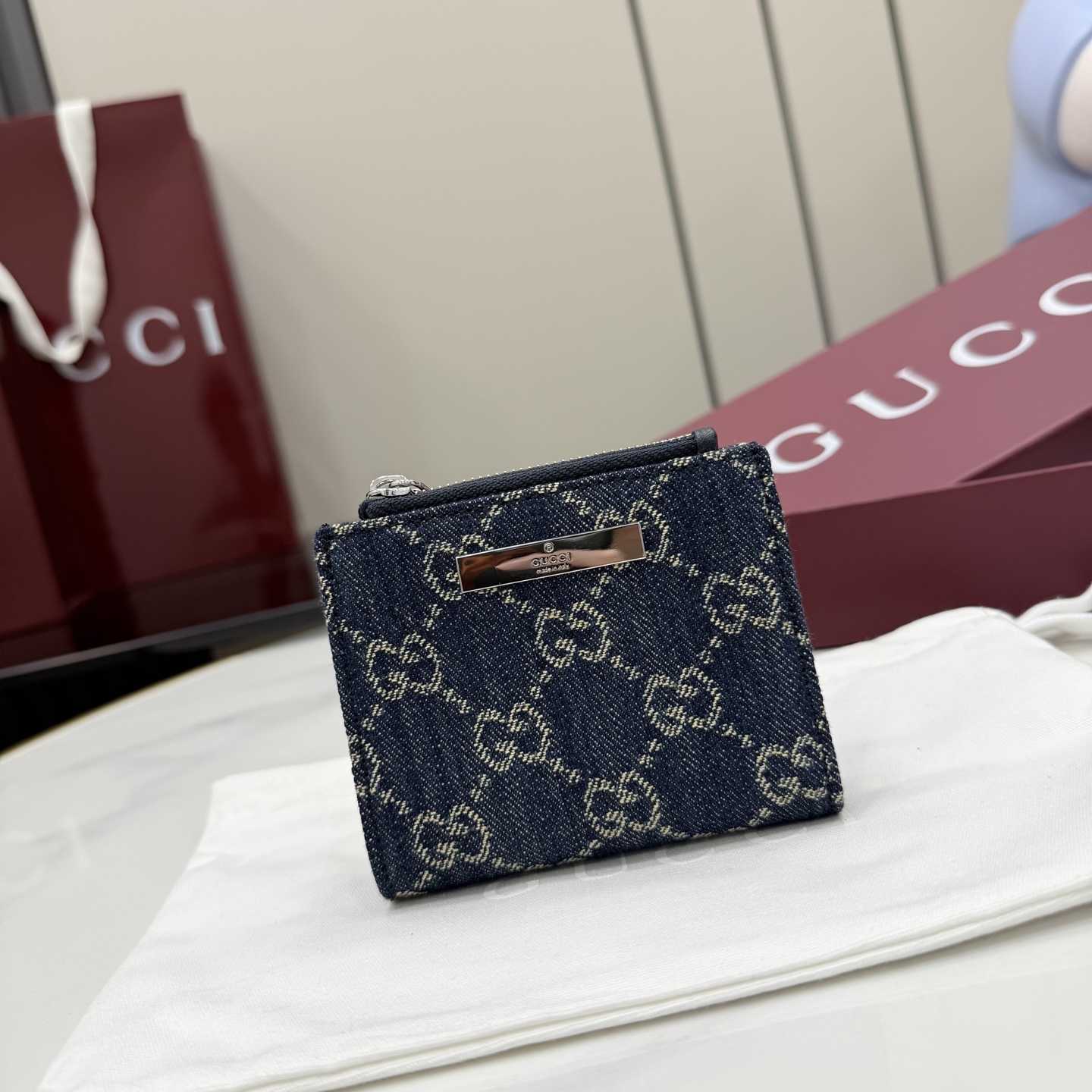 Gucci Small Wallet With Gucci Plaque - DesignerGu