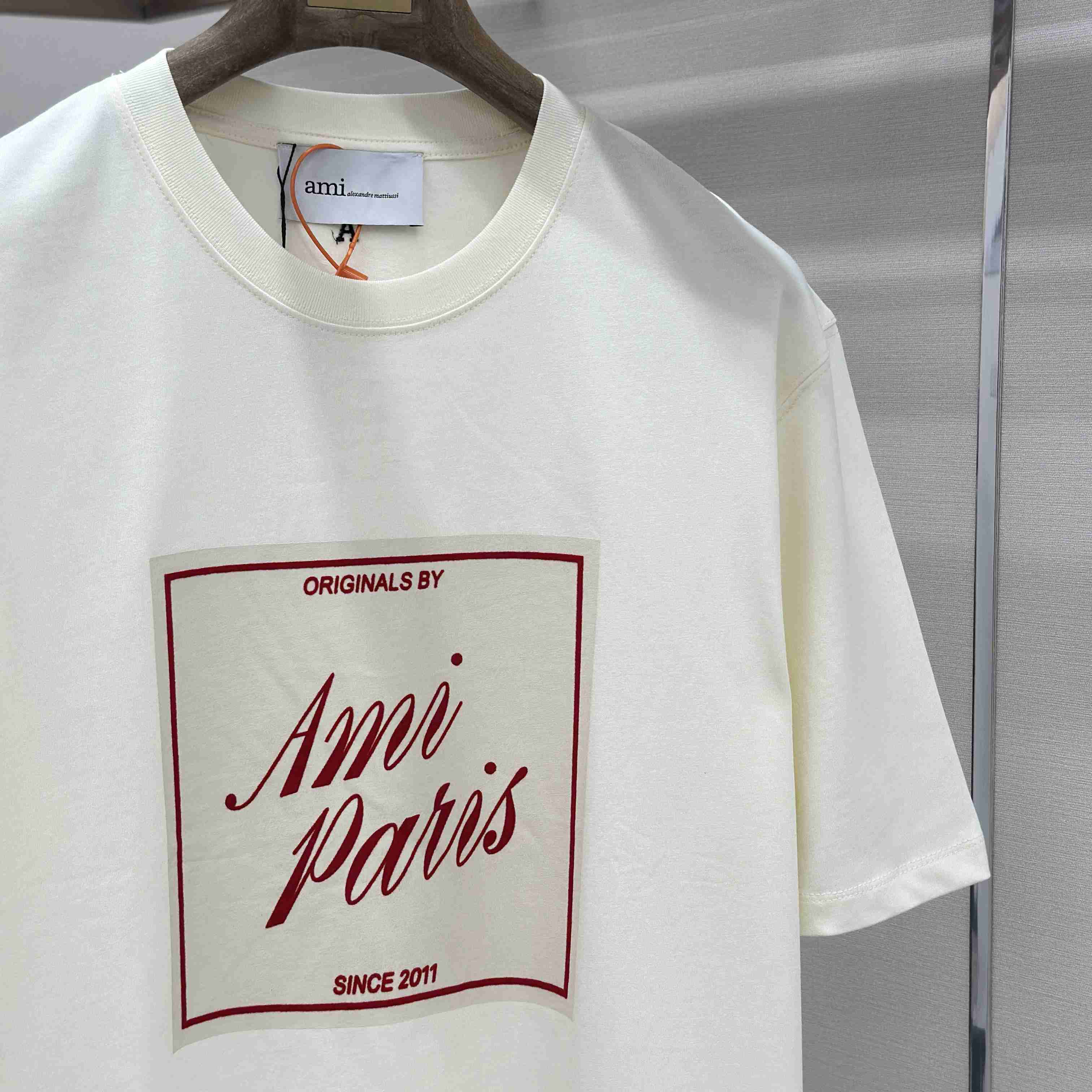 AMI Paris White Cotton Ami Paris Heritage Print T-shirt - DesignerGu
