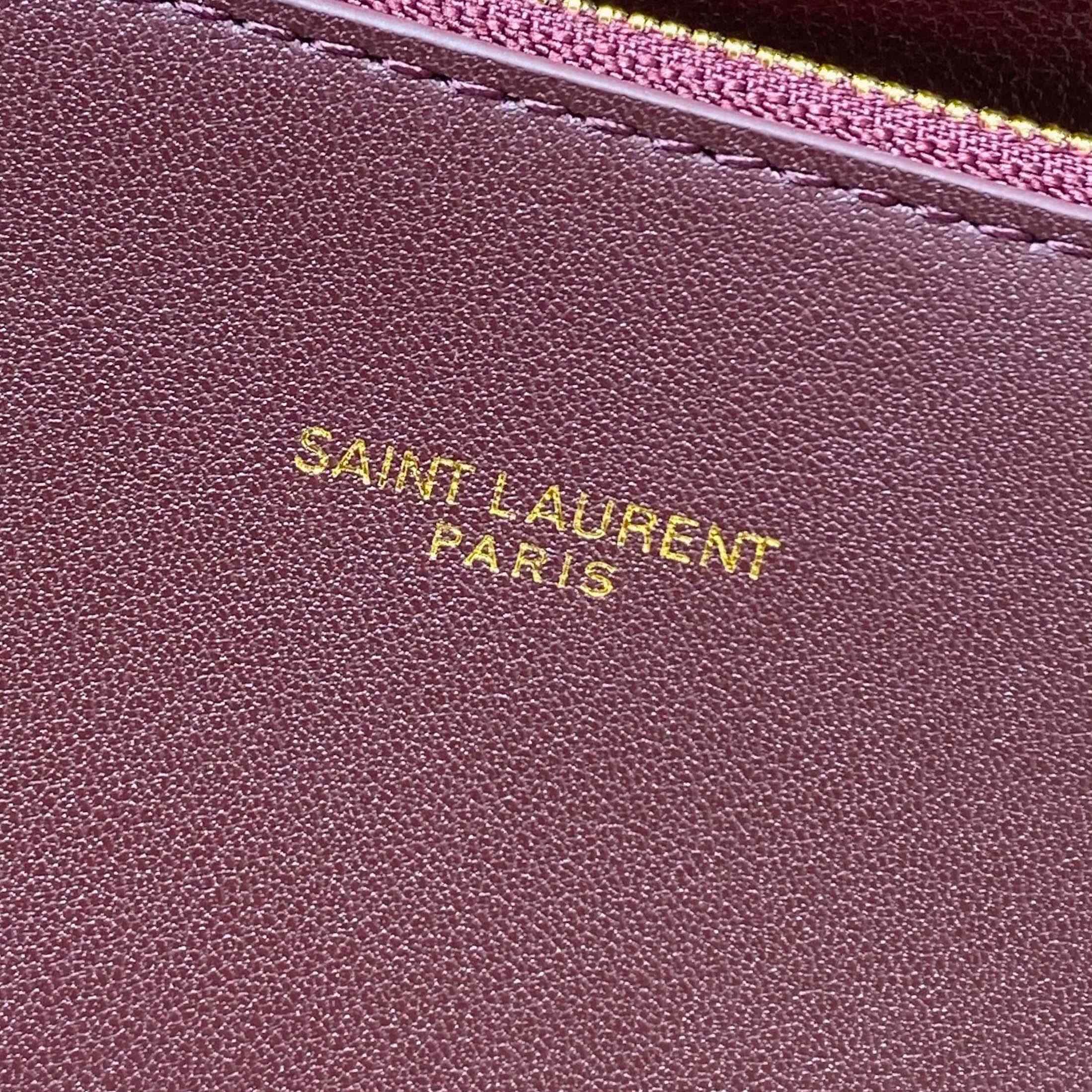 Saint Laurent LE 5 À 7 supple Large In Grained Leather - DesignerGu