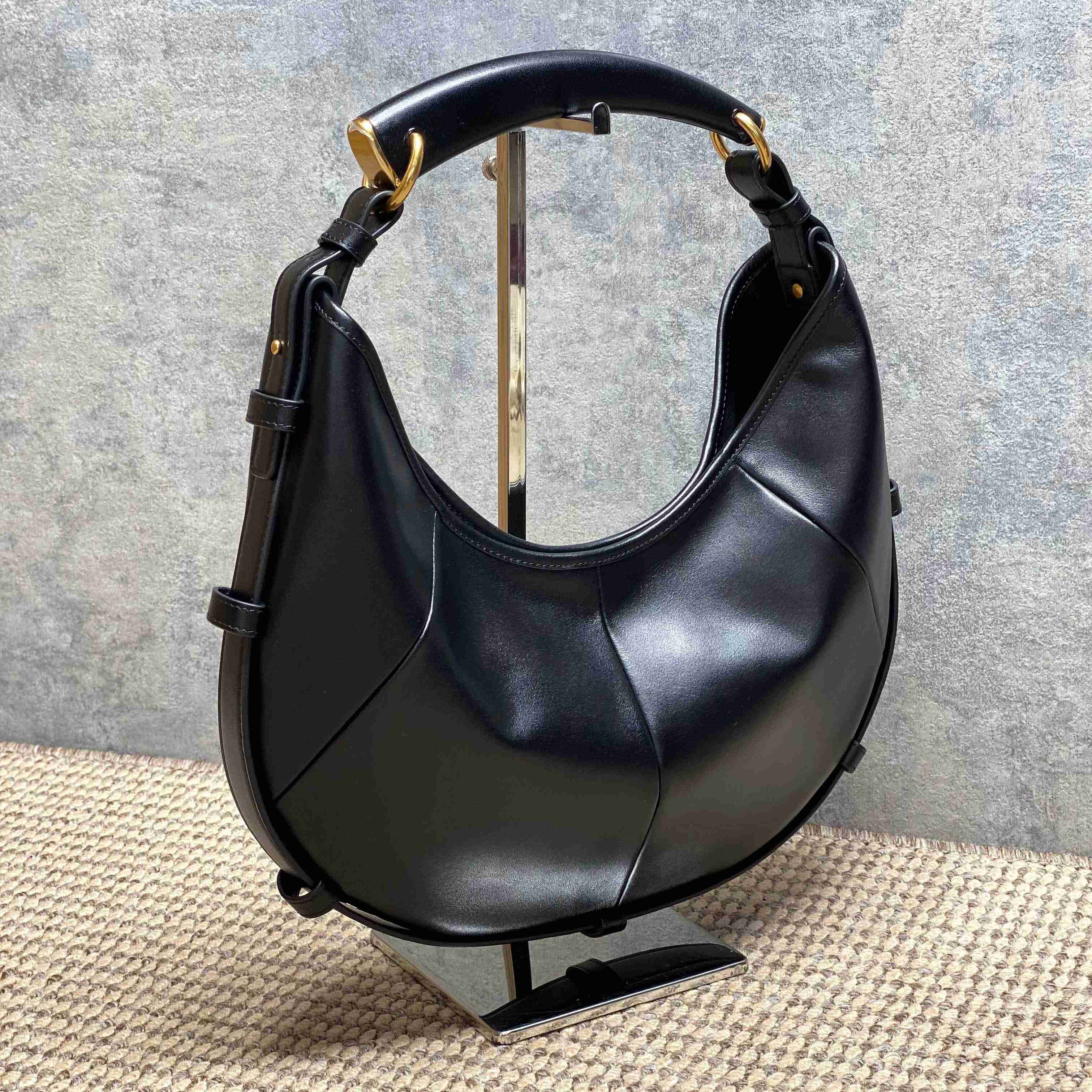 Saint Laurent MOMBASA Medium In Leather - DesignerGu