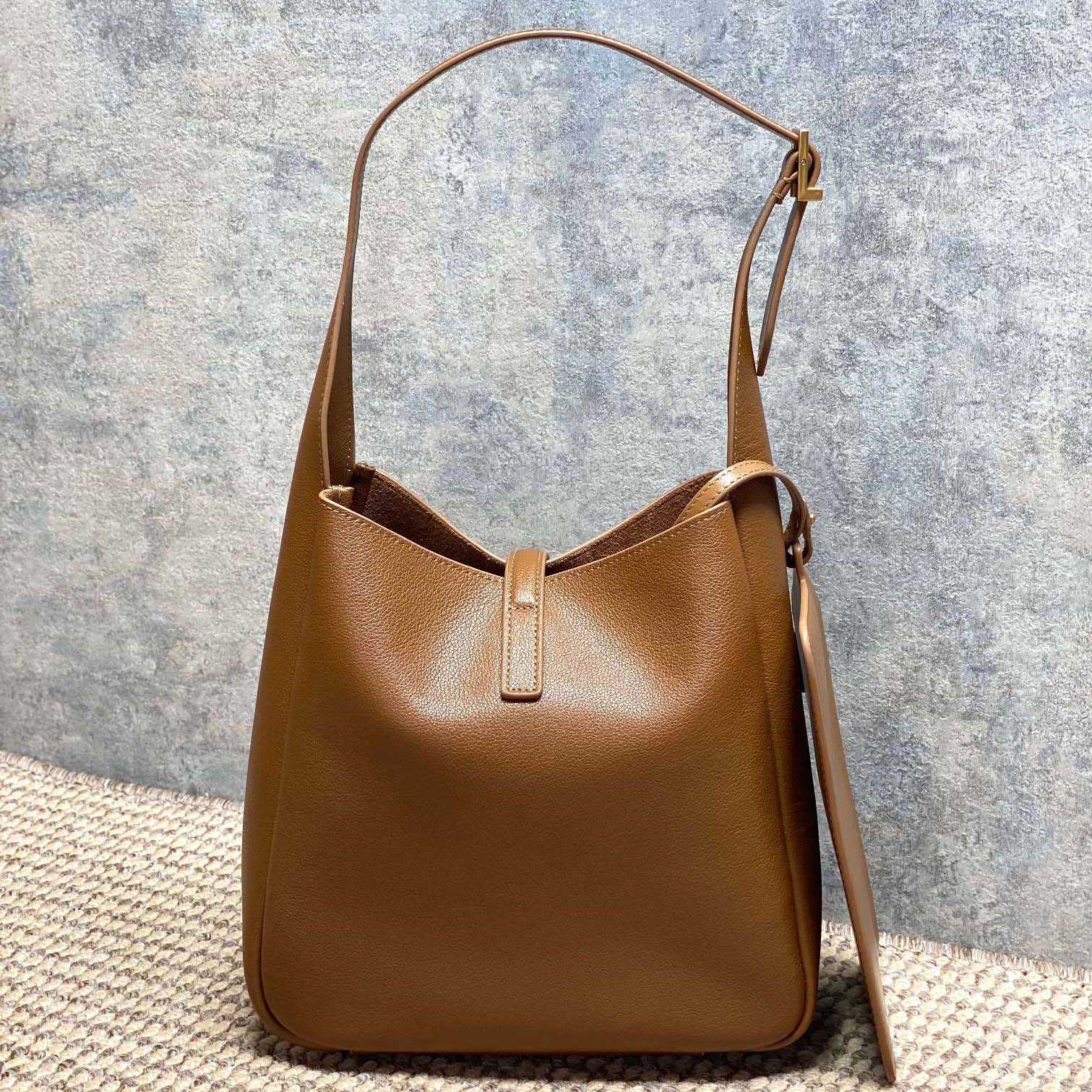 Saint Laurent LE 5 À 7 Supple Small In Grained Leather - DesignerGu