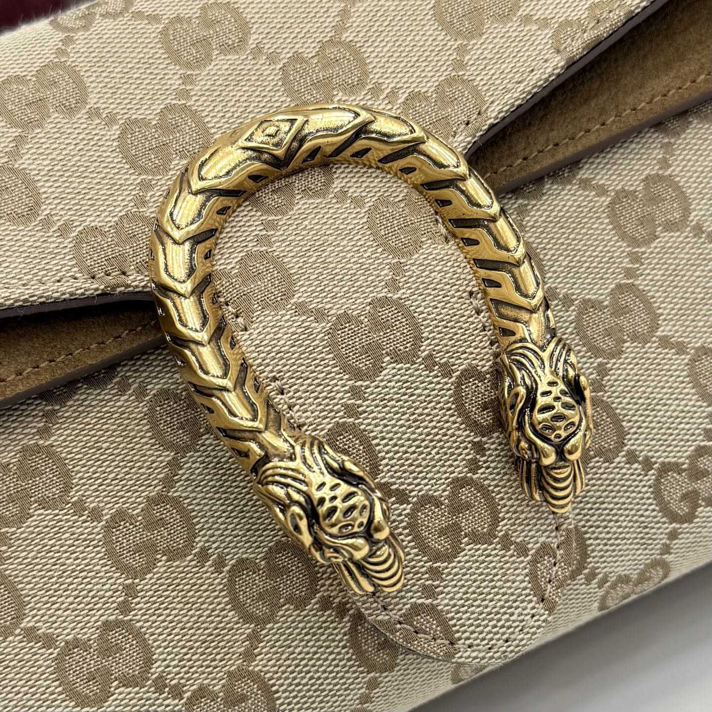 Gucci Dionysus Medium Shoulder Bag - DesignerGu