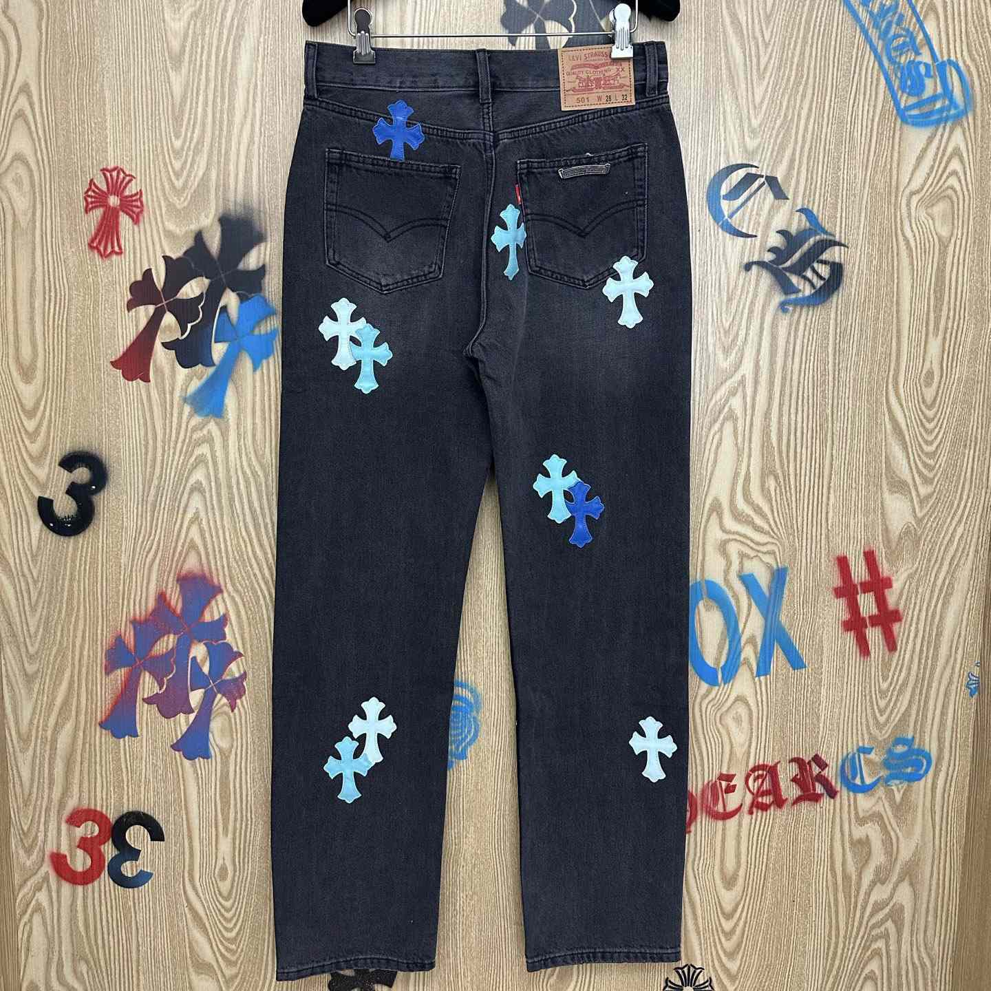 Chrome Hearts London Exclusive Levi's Cross Patch Jeans - DesignerGu