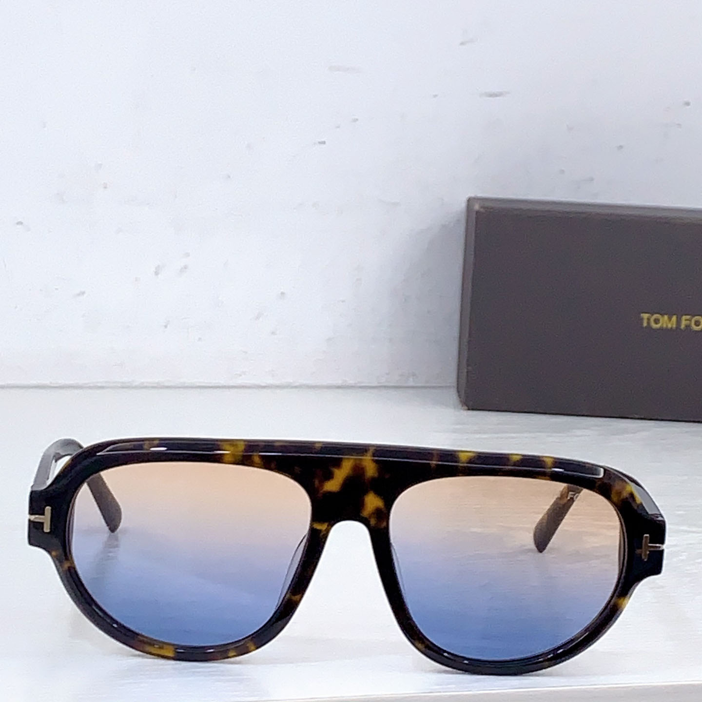 Tom Ford FT1102 Sunglasses - DesignerGu