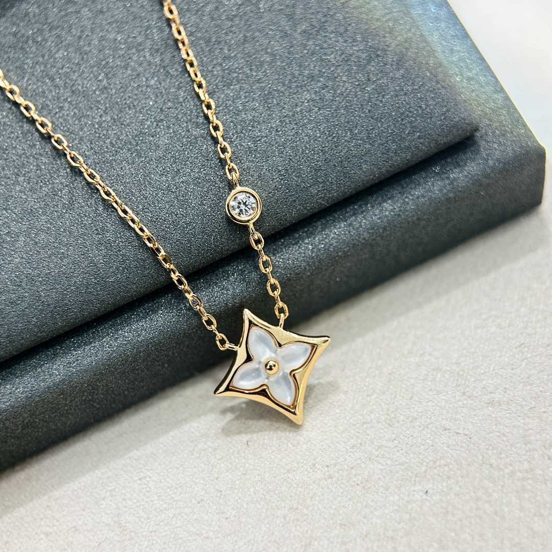 Louis Vuitton Color Blossom BB Star Pendant - DesignerGu