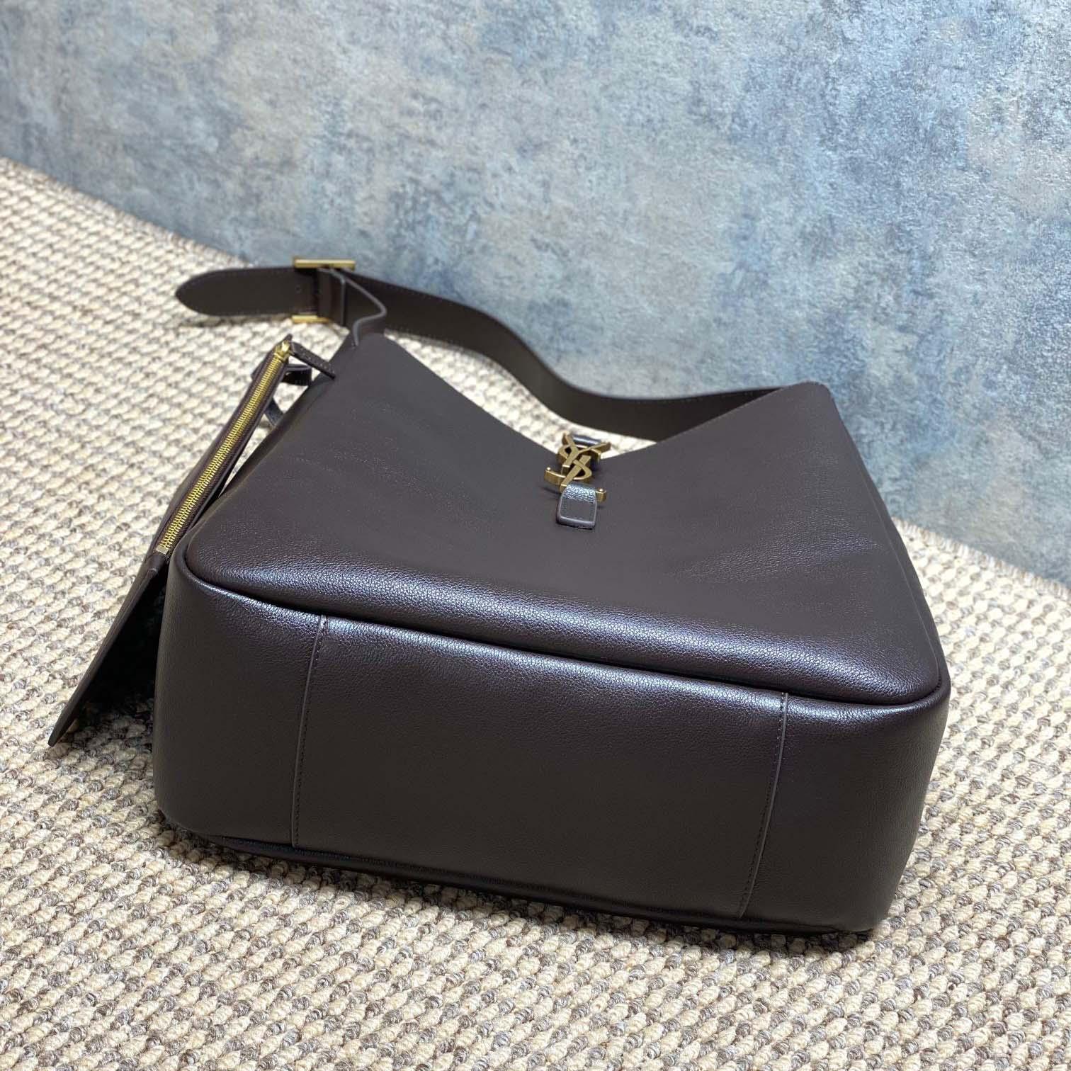 Saint Laurent LE 5 À 7 Supple LARGE In Grained Leather - DesignerGu