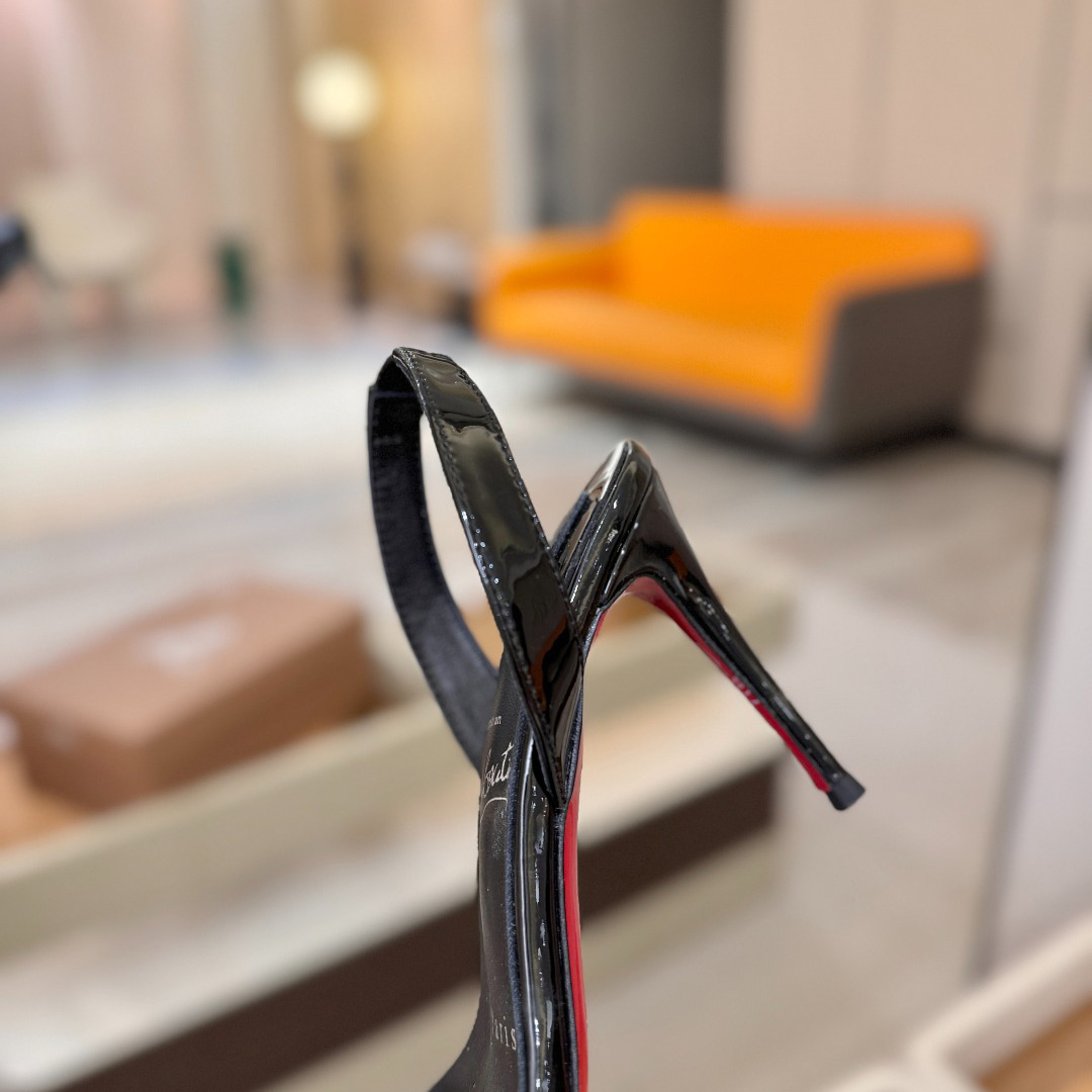 Christian Louboutin Marilyn Leather Sandals - DesignerGu