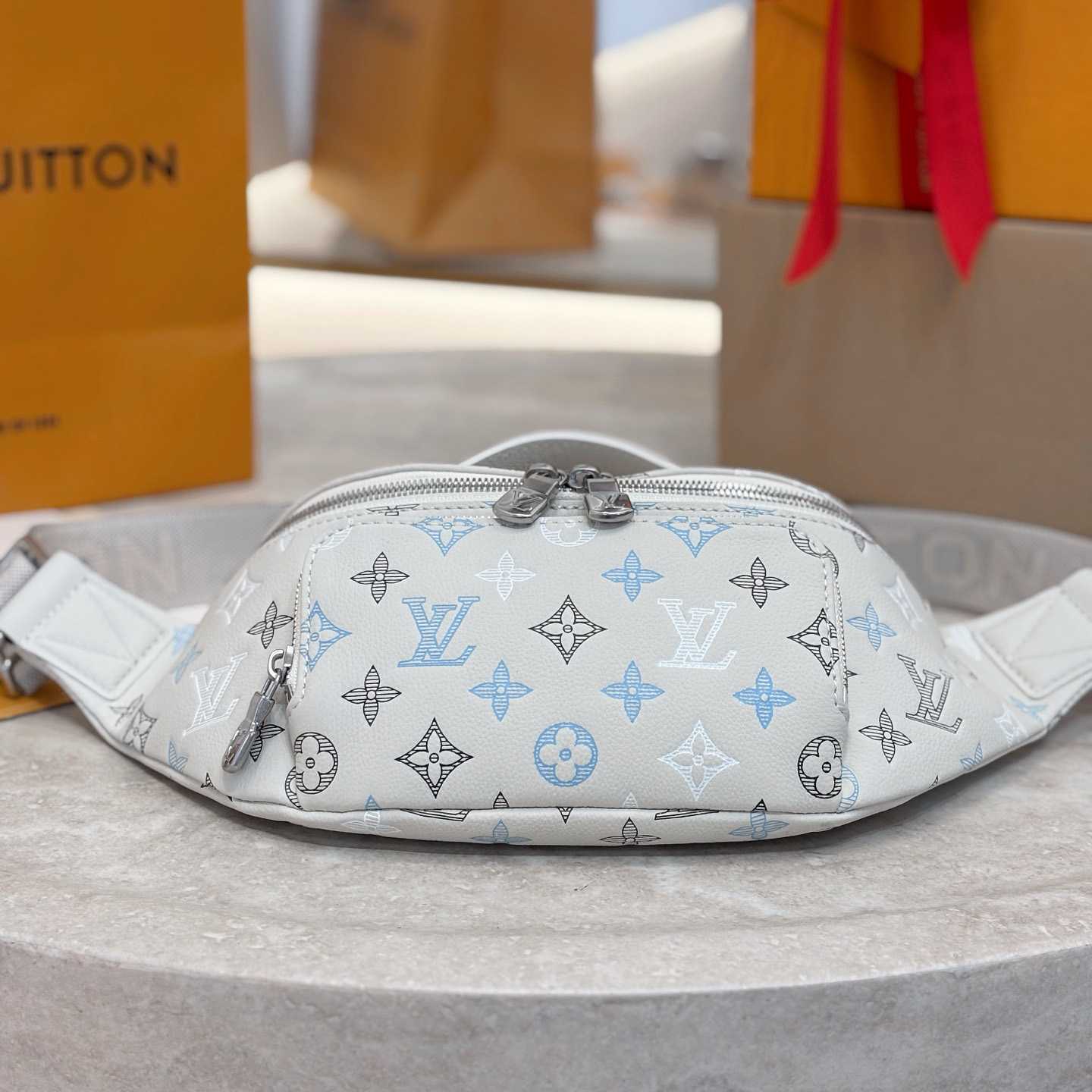 Louis Vuitton Rush Bumbag M28619 - DesignerGu