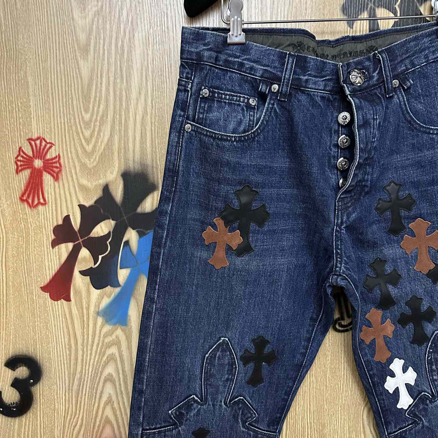Chrome Hearts Black & White & Brown Patch Fleur Knee Jeans - DesignerGu