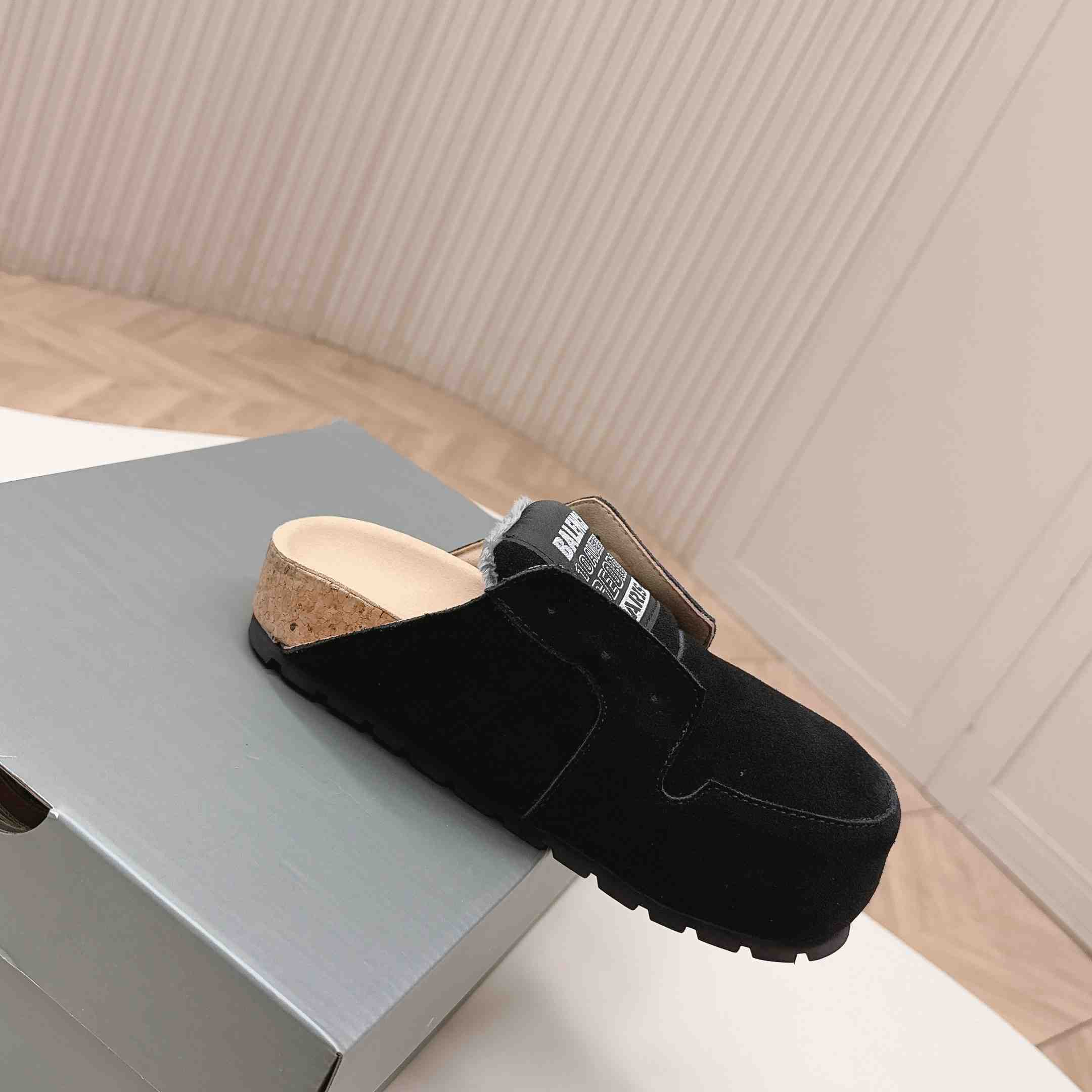 Balenciaga Dumbo Mule In Black - DesignerGu