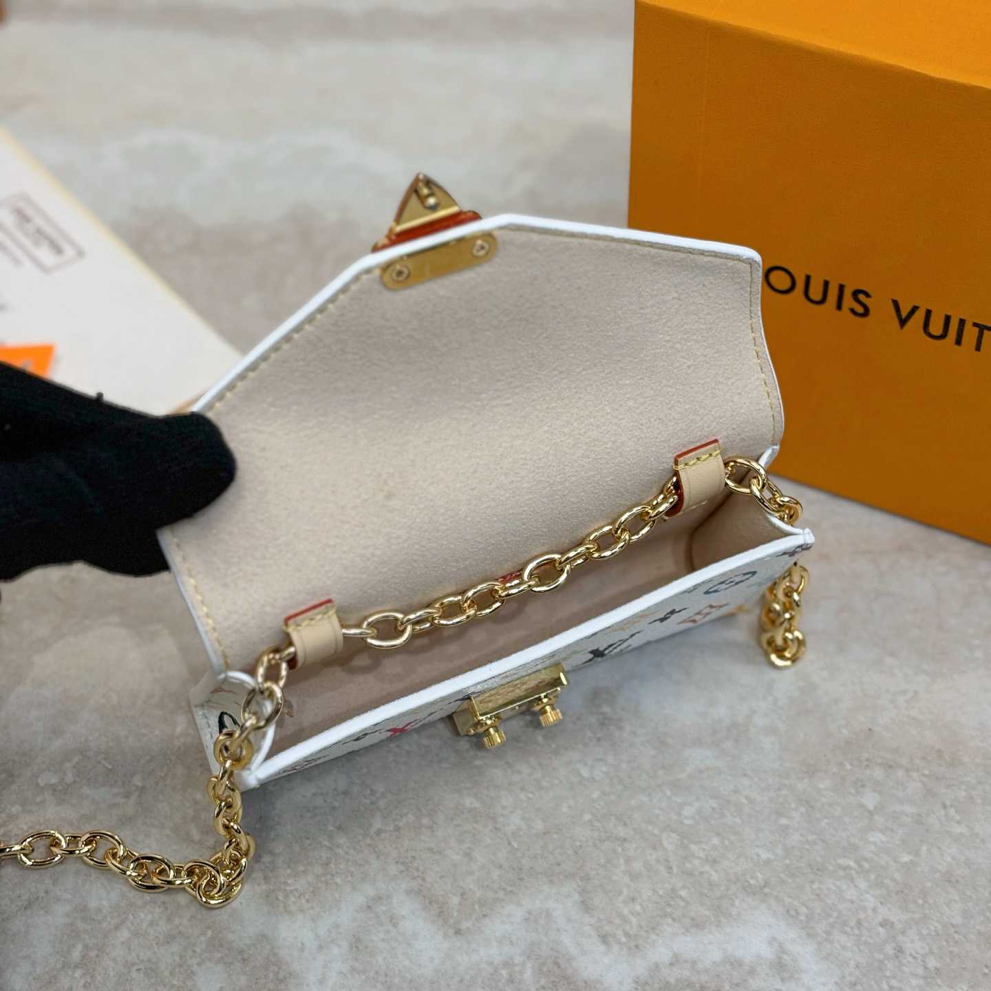 Louis Vuitton LV x TM Pouch Metis Belt M4625Z - DesignerGu