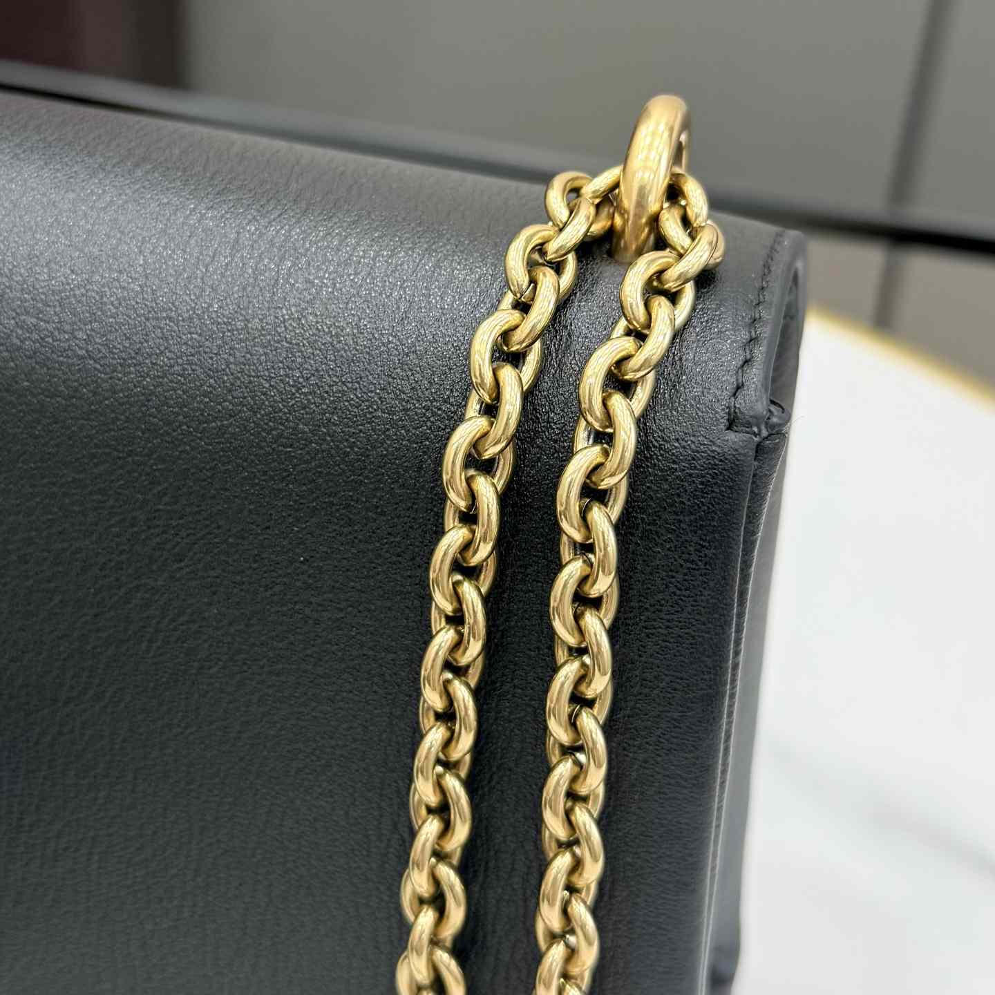 Gucci Dionysus Medium Shoulder Bag - DesignerGu