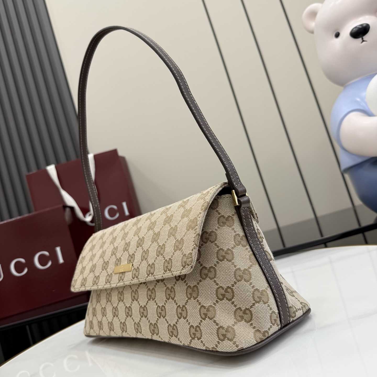 Gucci Madison Medium Shoulder Bag - DesignerGu