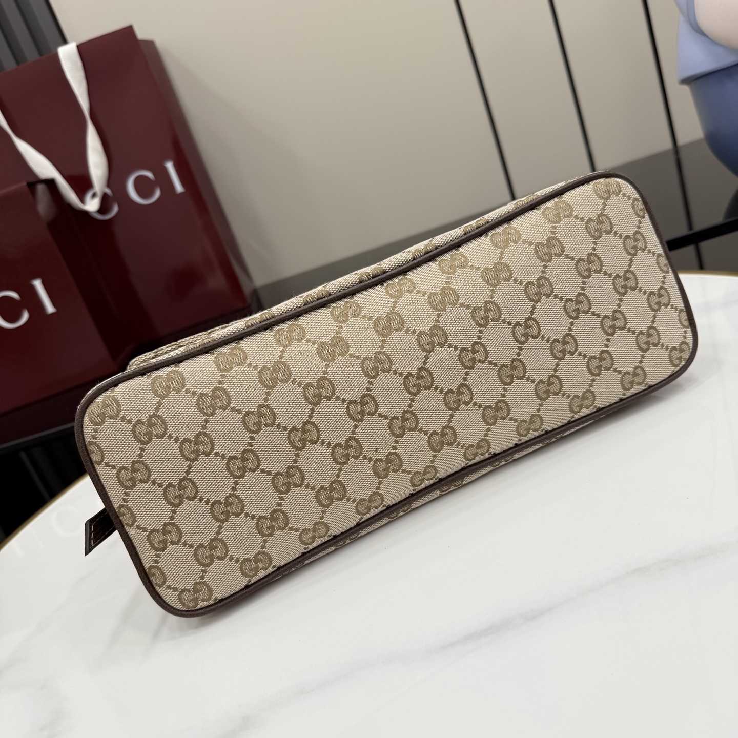 Gucci Madison Medium Shoulder Bag - DesignerGu
