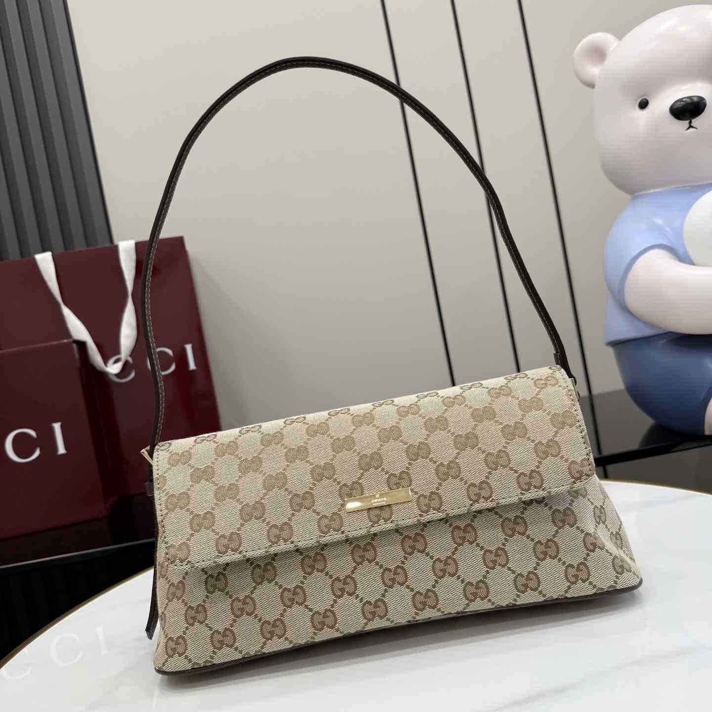 Gucci Madison Medium Shoulder Bag - DesignerGu