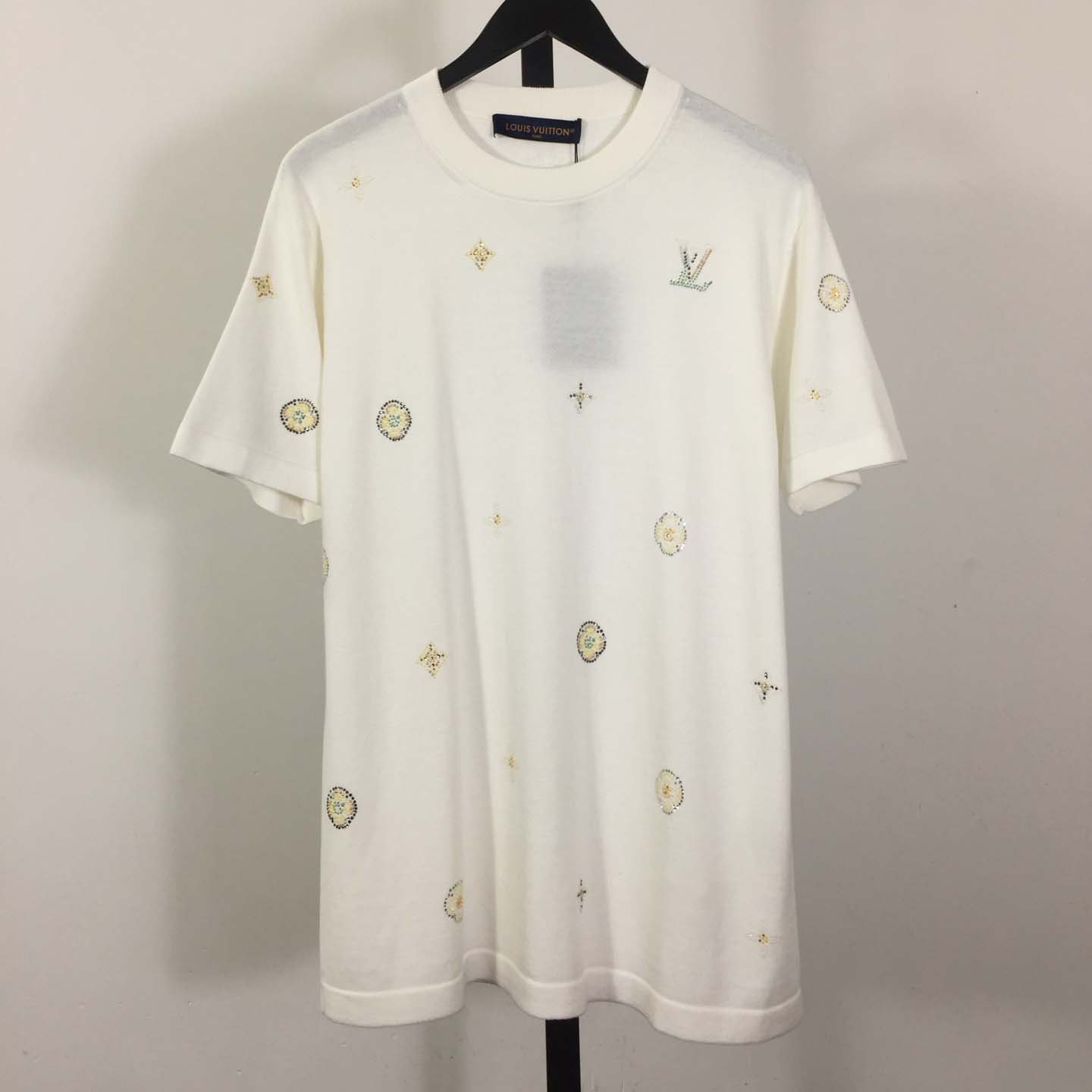 Louis Vuitton Embellished Short-Sleeved Crewneck   1AR09 - DesignerGu