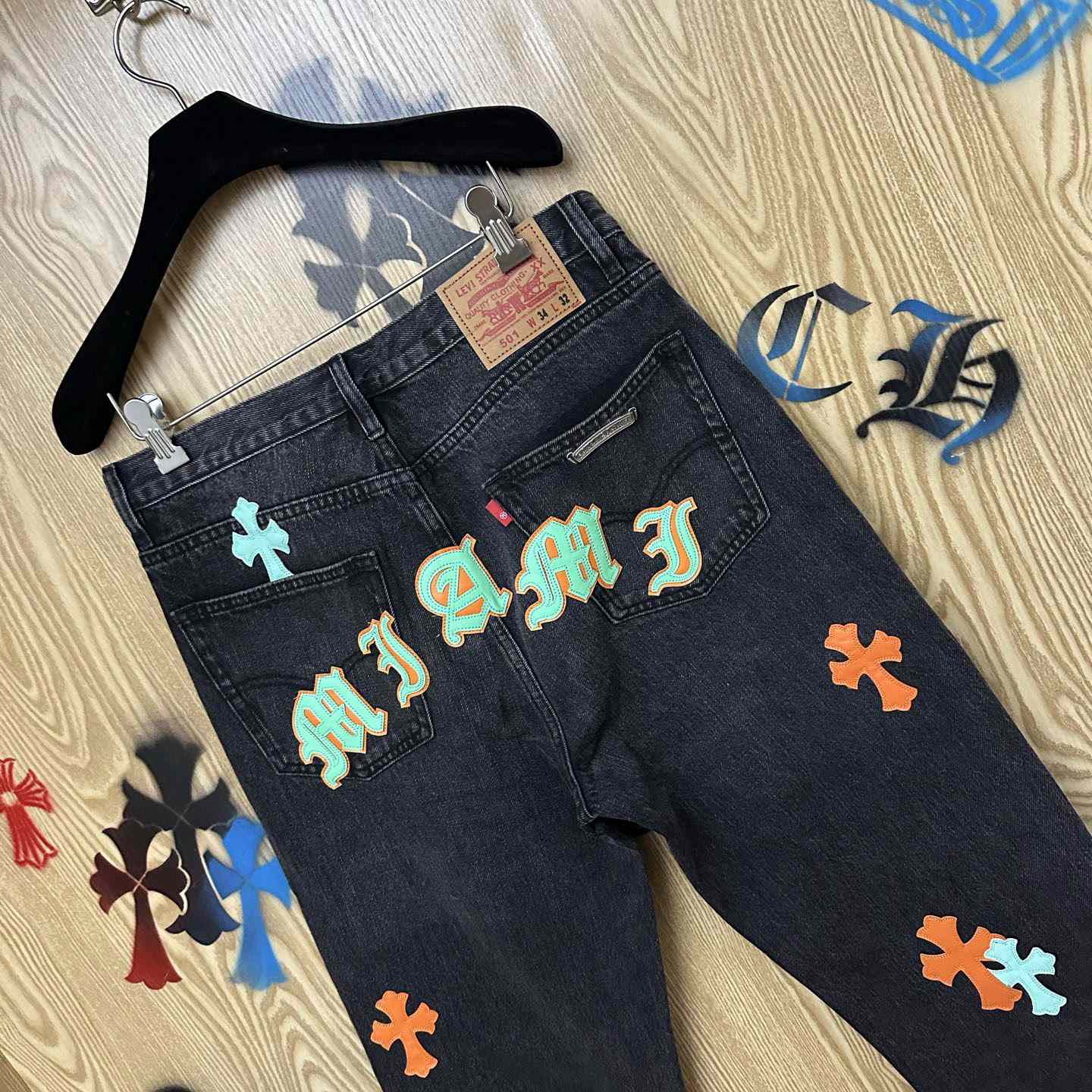 Chrome Hearts Levi's 501 Orange&Green Miami Cross Leather Patch Black Jeans - DesignerGu
