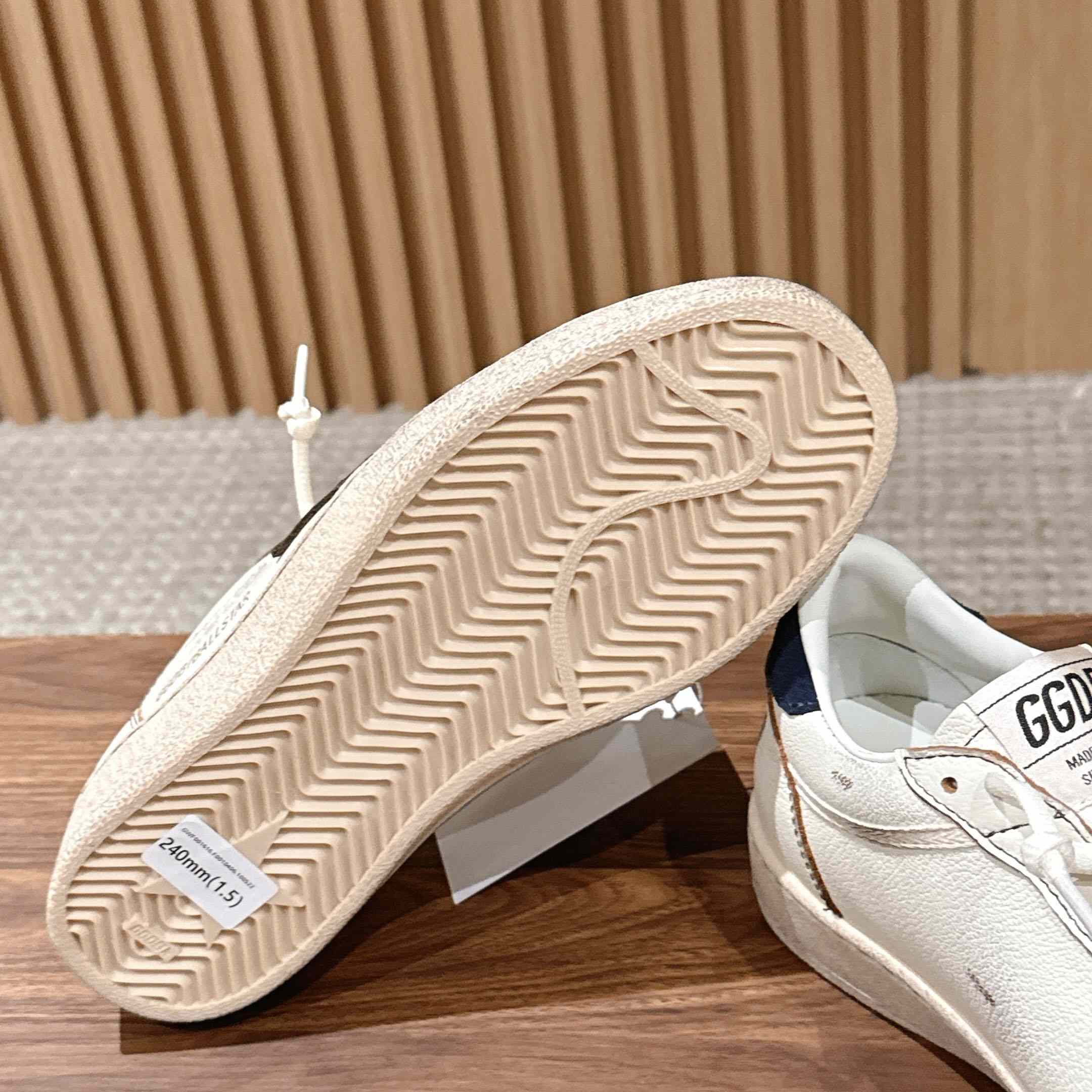 Golden Goose Ball Star Sneakers In Leather - DesignerGu
