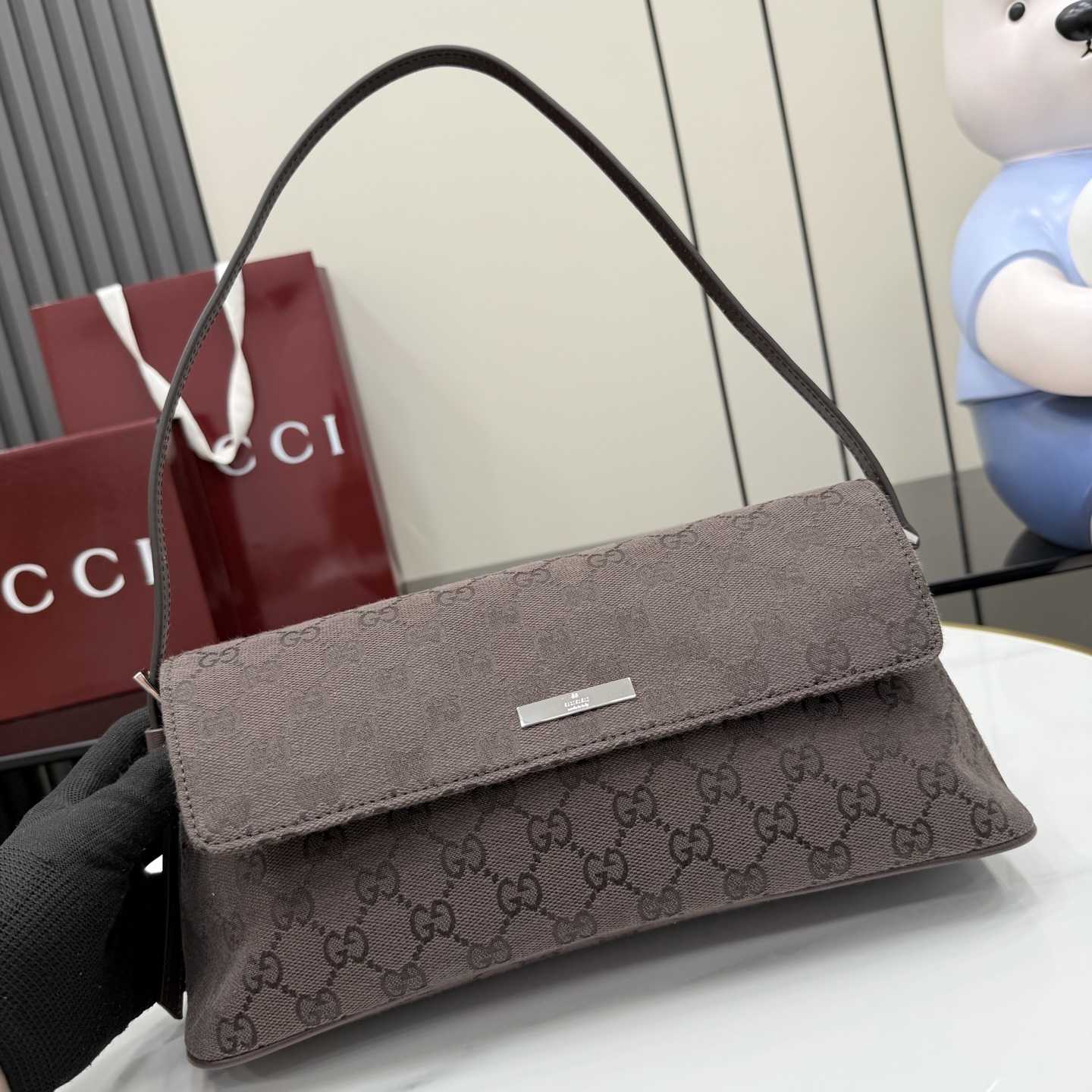 Gucci Madison Medium Shoulder Bag - DesignerGu