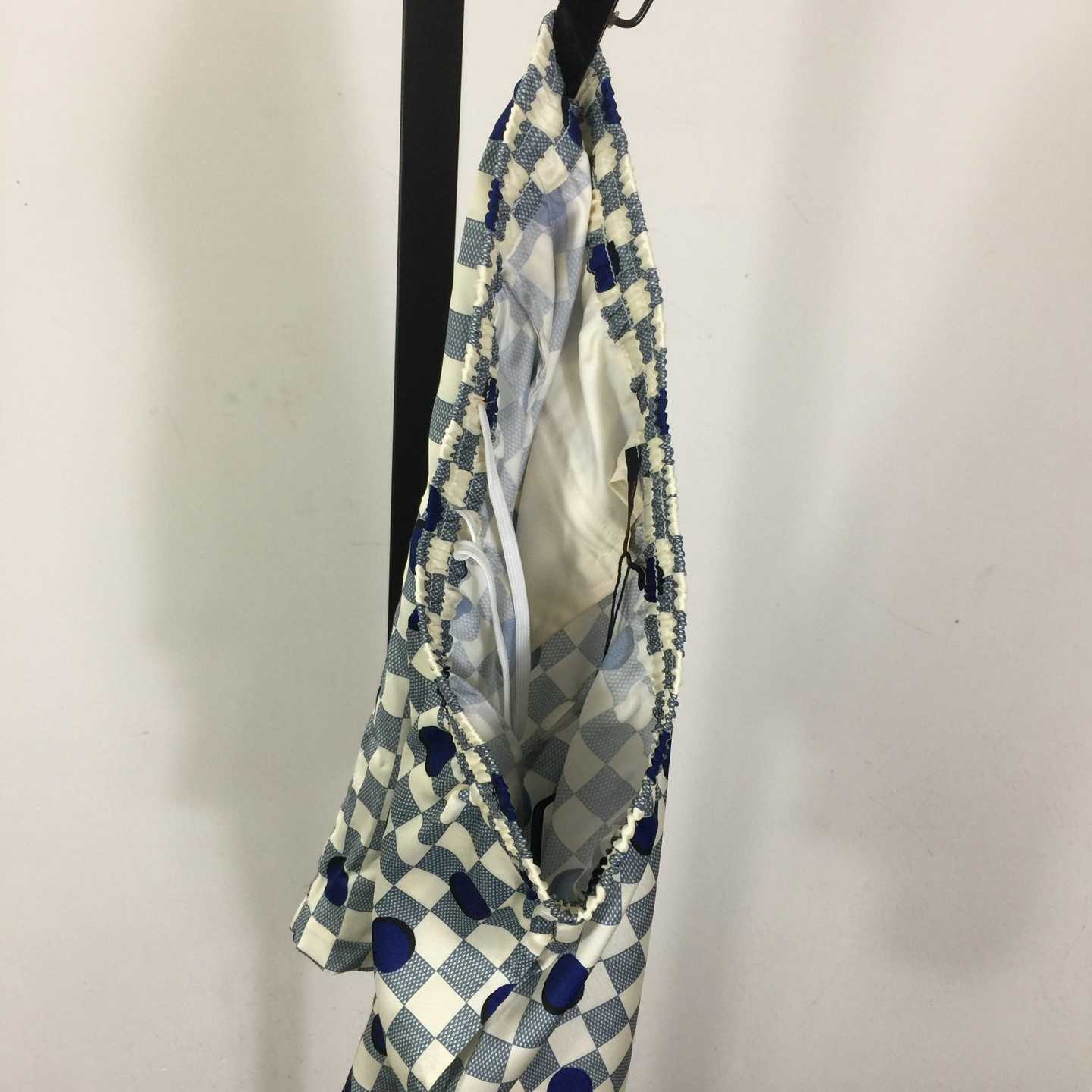 Louis Vuitton Damier Silk Shorts   1AK760 - DesignerGu