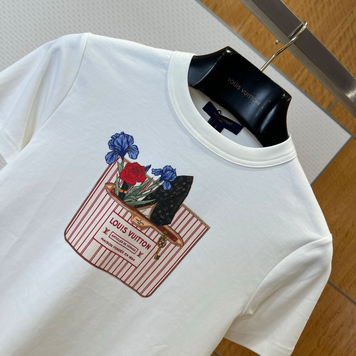 Louis Vuitton Neverfull Print T-Shirt 1AK1I2 - DesignerGu