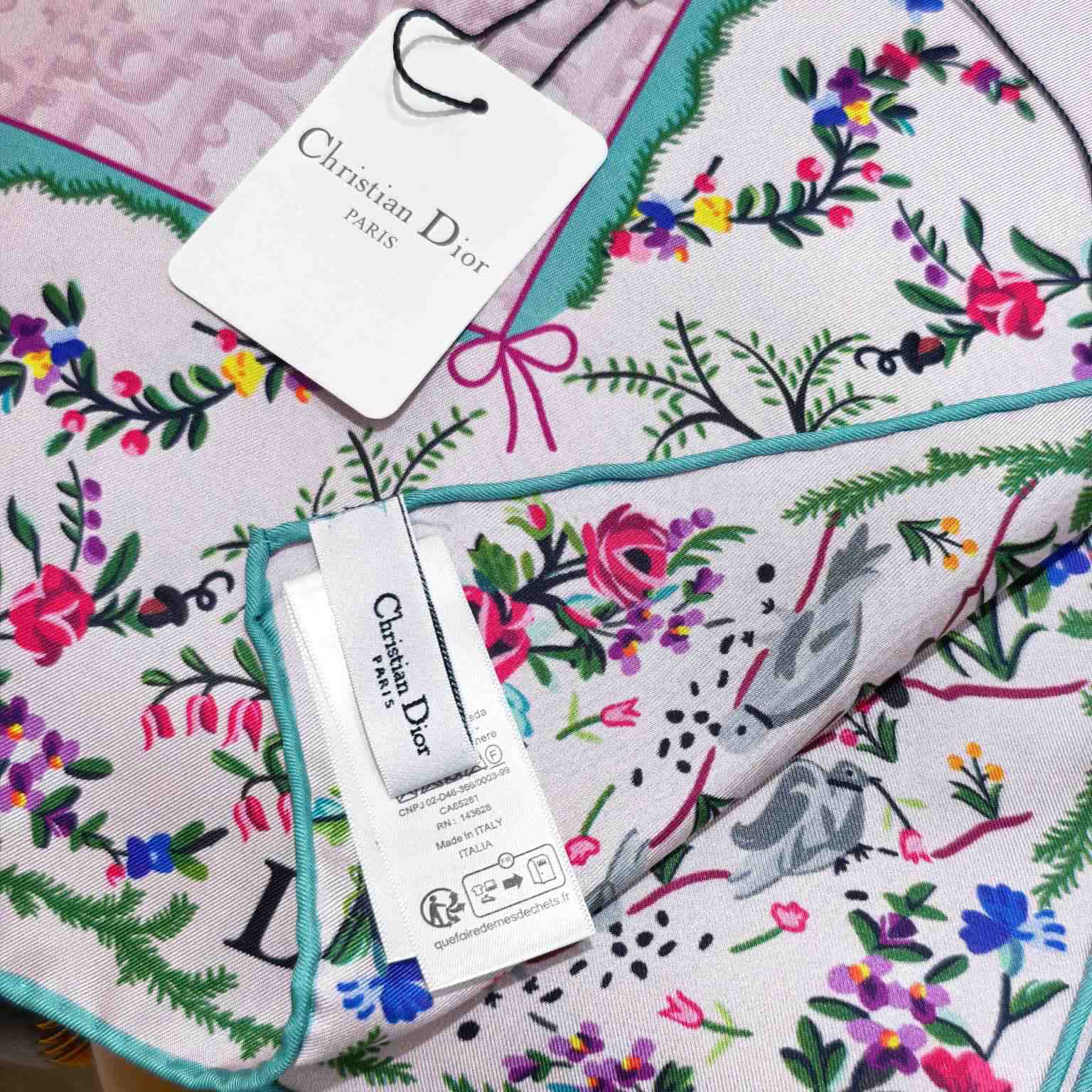Dior Dioramour Revolution Flowers 90 Square Scarf - DesignerGu