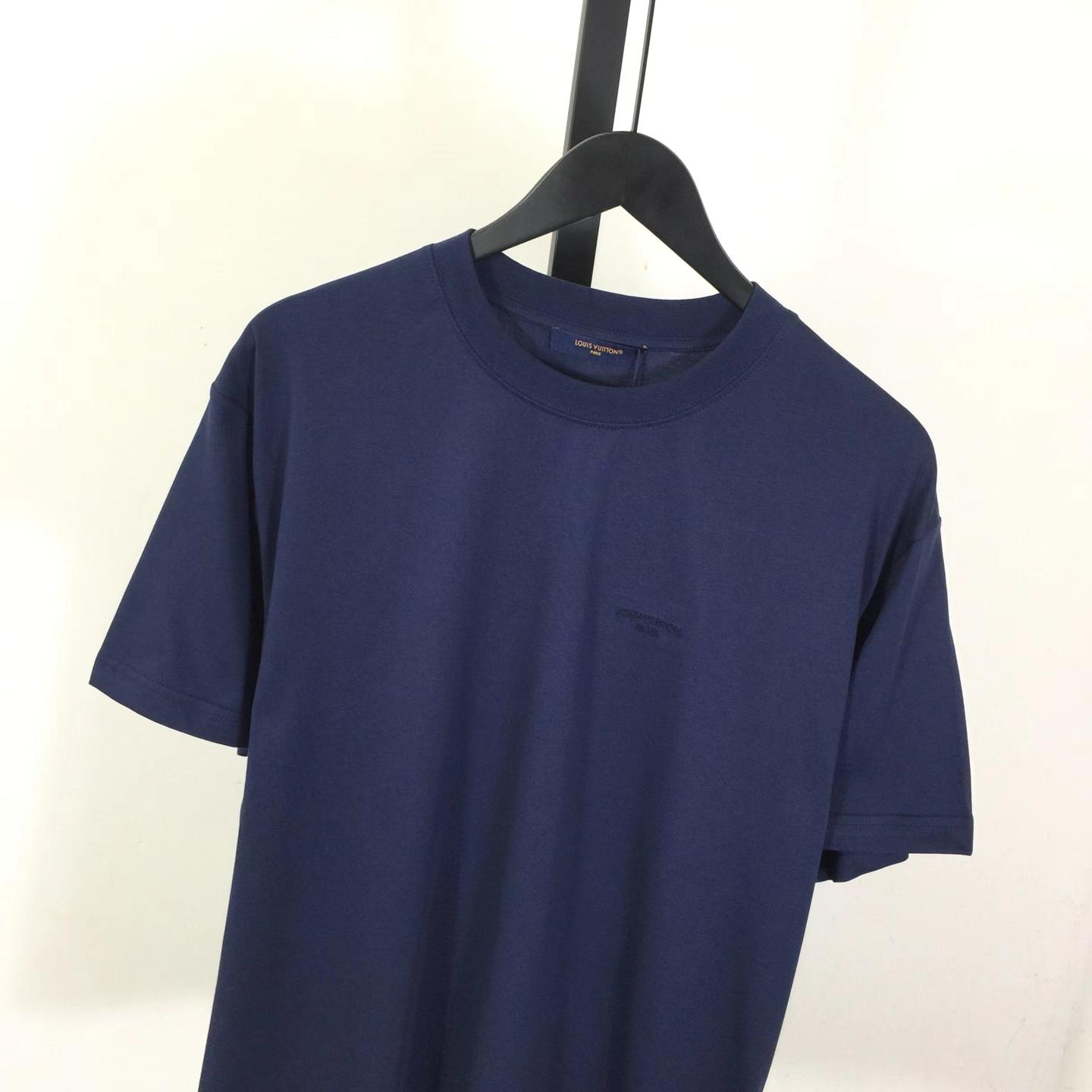 Louis Vuitton Embossed LV T-Shirt   1AGIIW - DesignerGu
