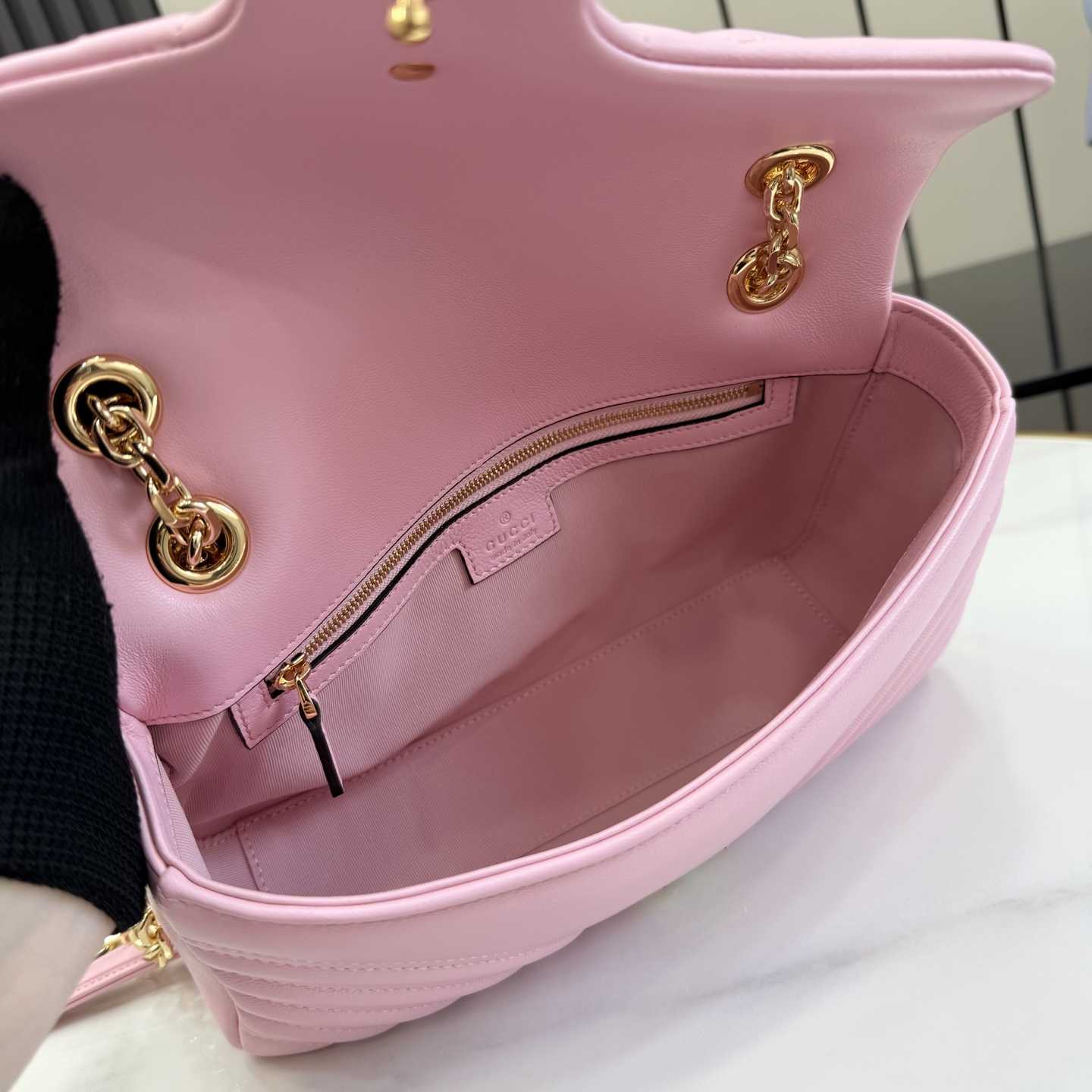 Gucci GG Marmont Medium Shoulder Bag - DesignerGu
