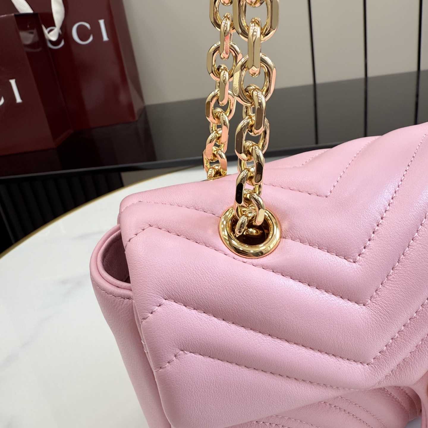 Gucci GG Marmont Medium Shoulder Bag - DesignerGu